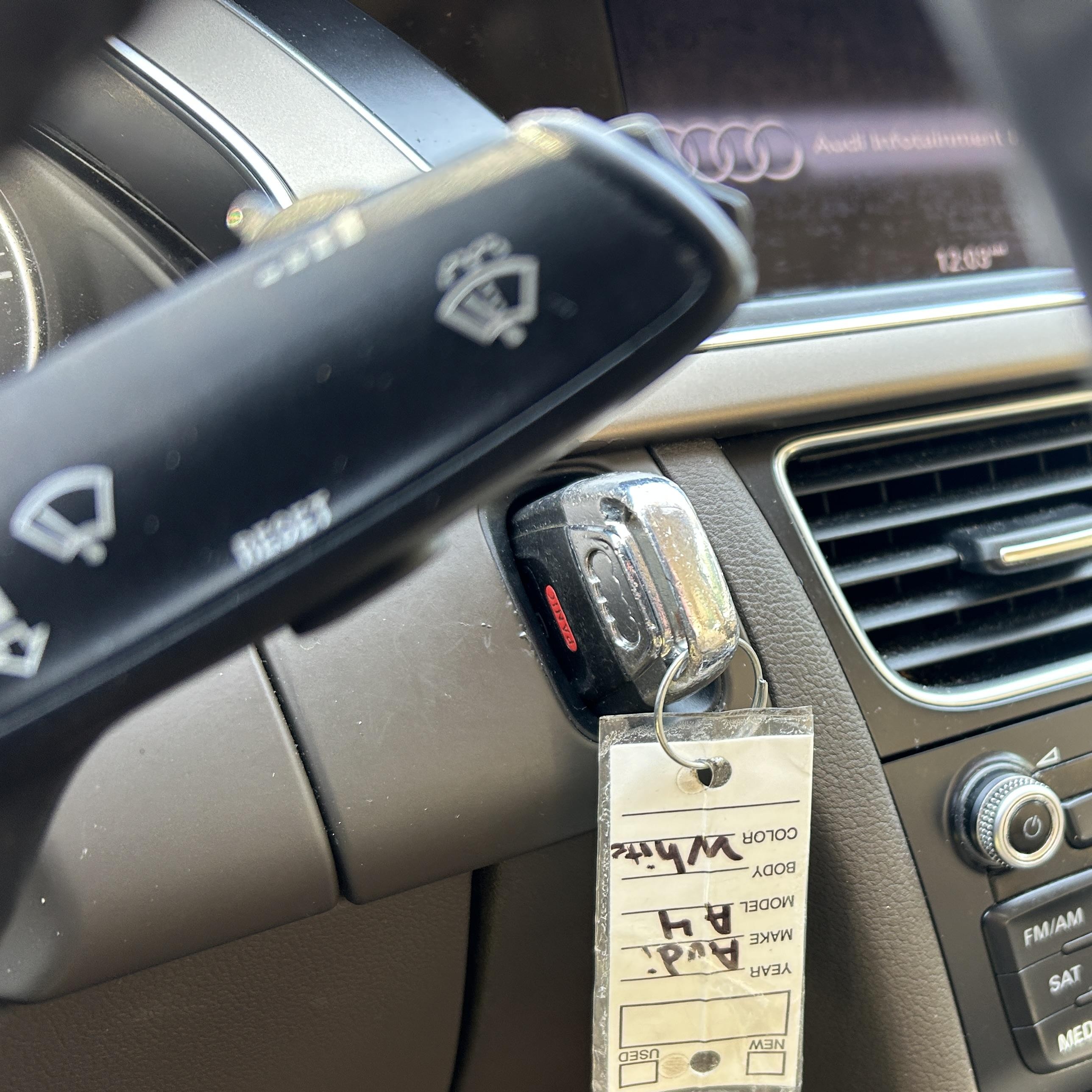 2013 Audi A4 2.0t Premium vin: WAUAFAFL9DN038794