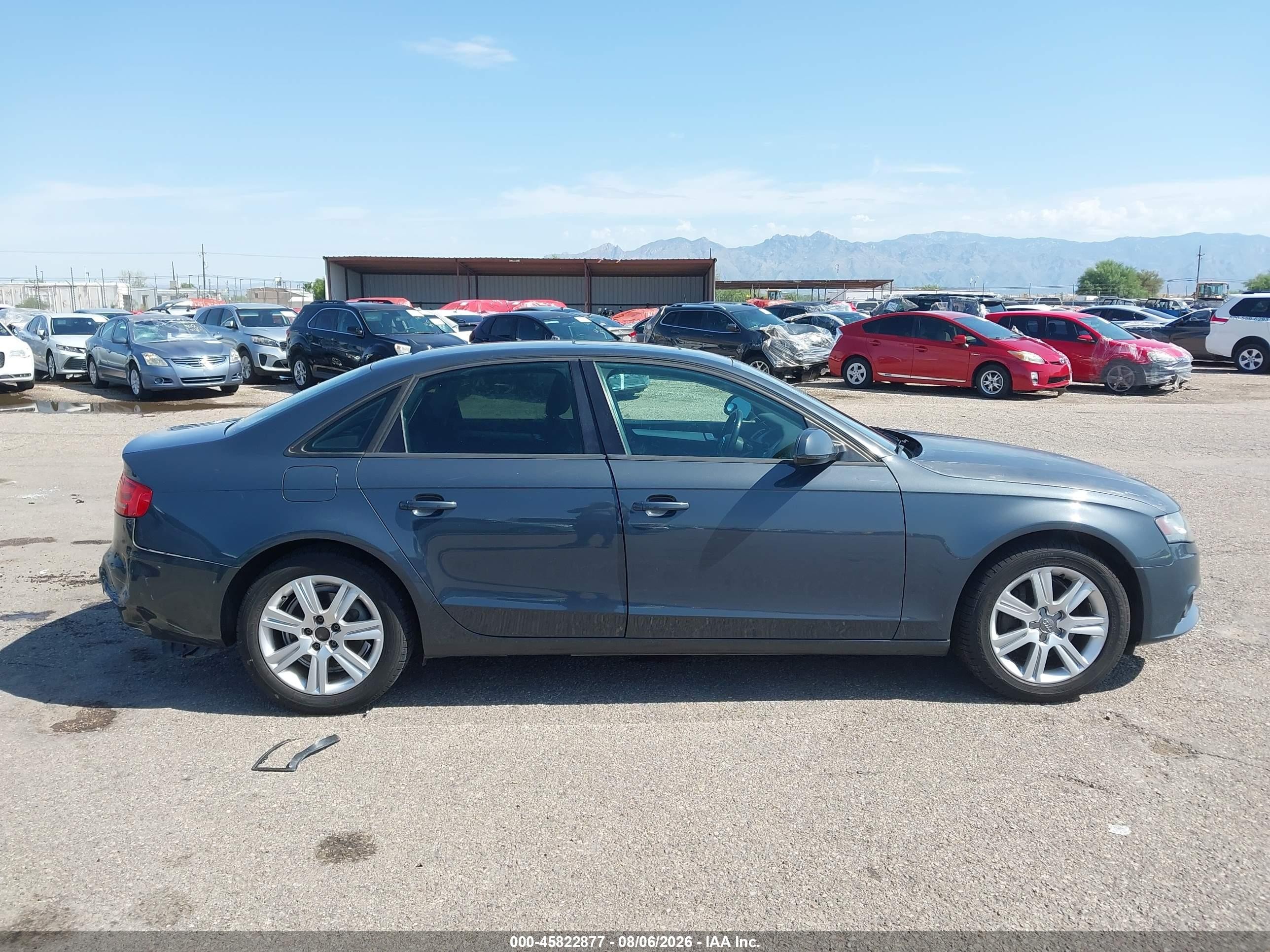 2010 Audi A4 2.0t Premium Серый vin: WAUAFAFLXAN030988