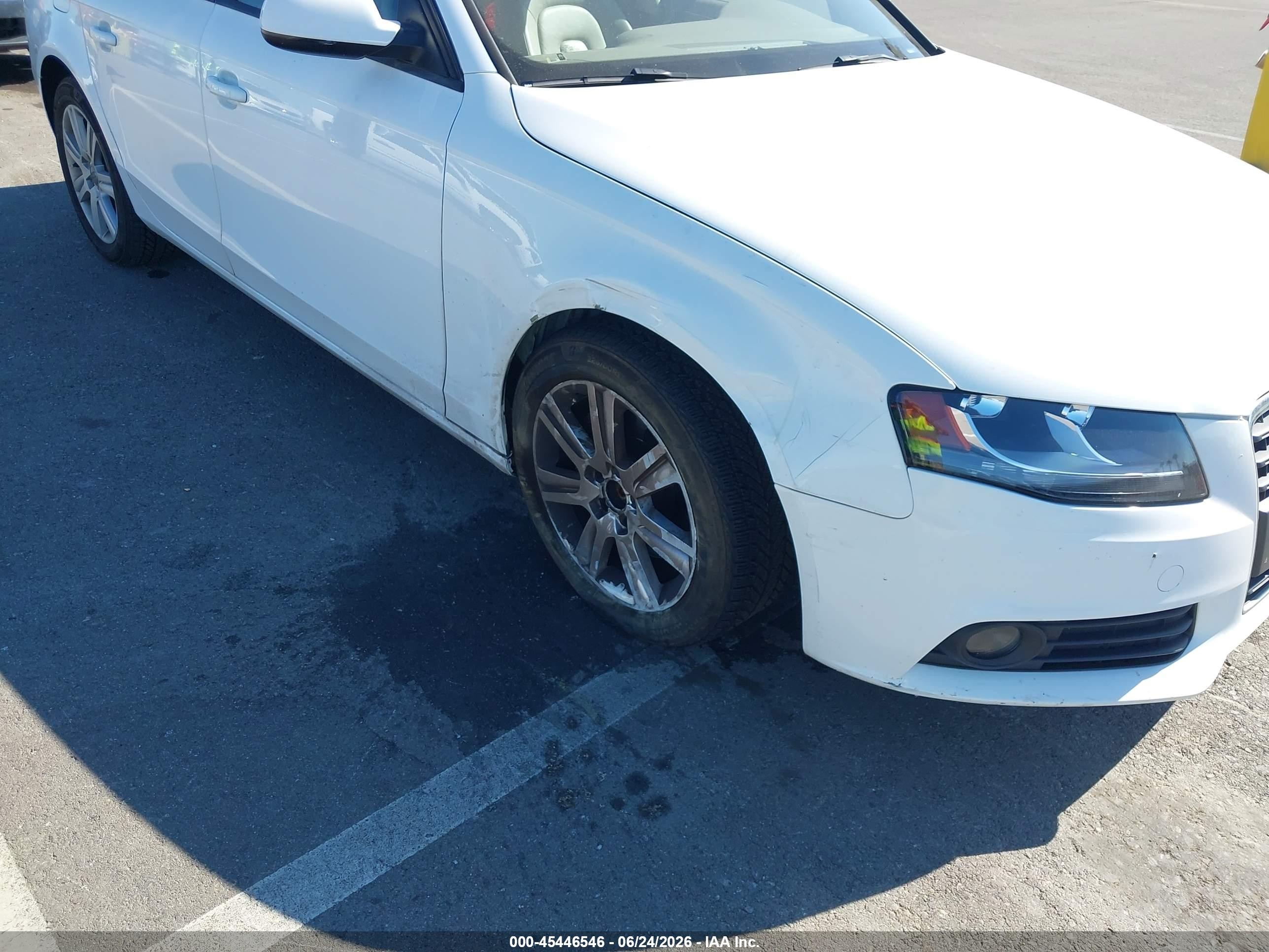2011 Audi A4 2.0t Premium White vin: WAUAFAFLXBN047551