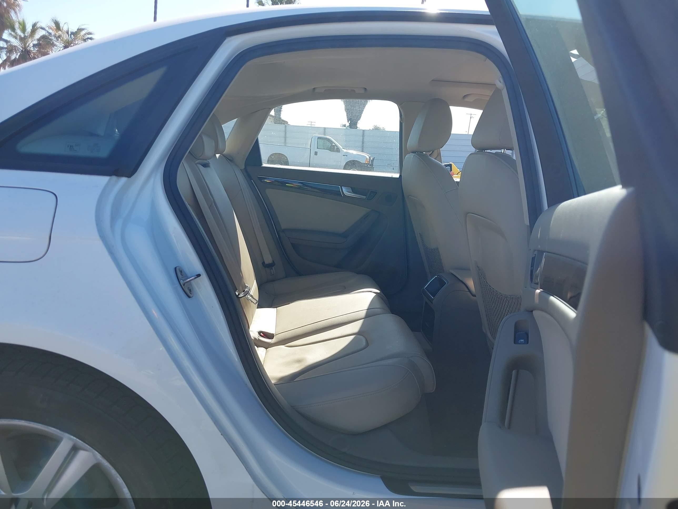 2011 Audi A4 2.0t Premium White vin: WAUAFAFLXBN047551