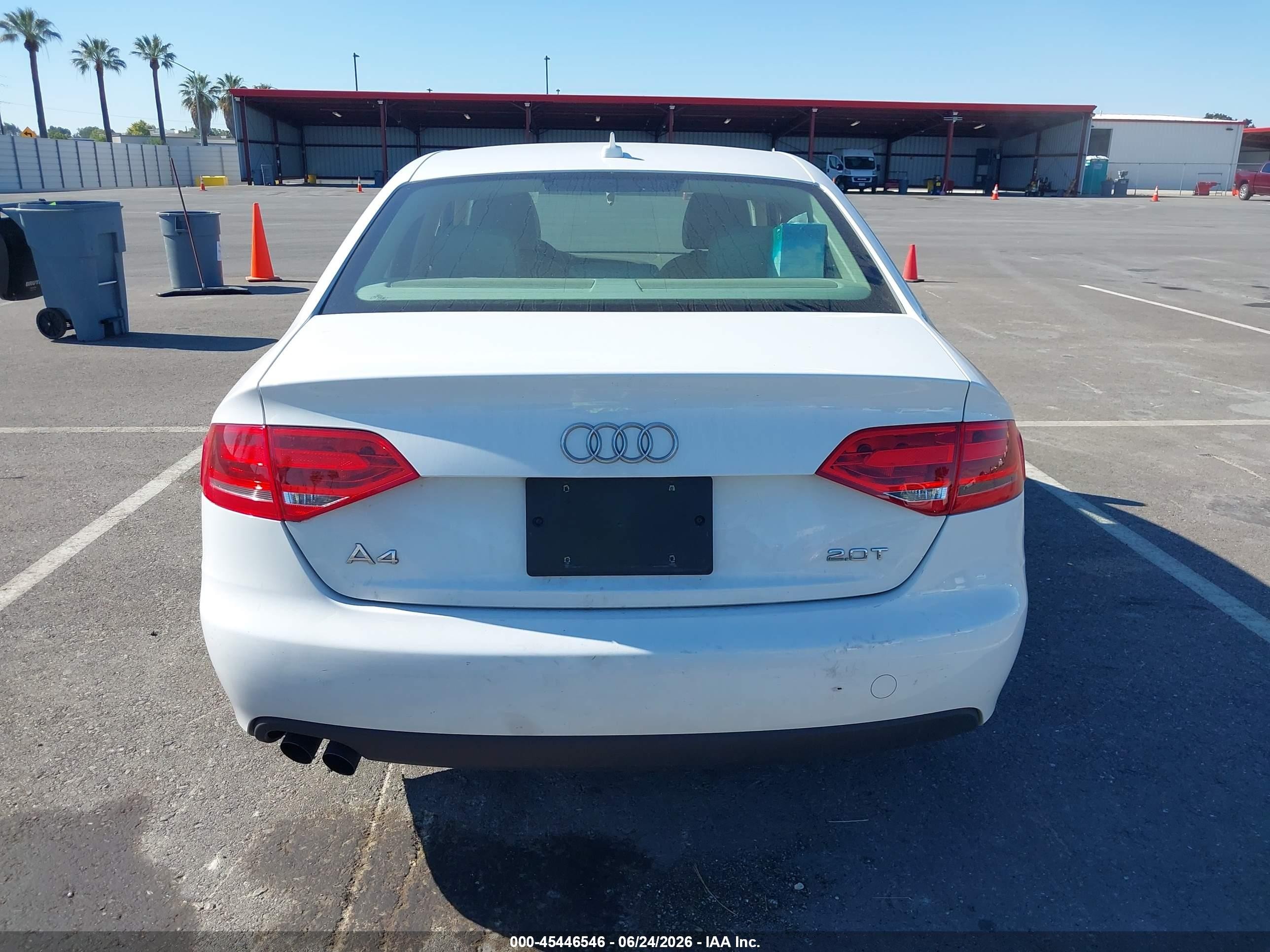 2011 Audi A4 2.0t Premium White vin: WAUAFAFLXBN047551