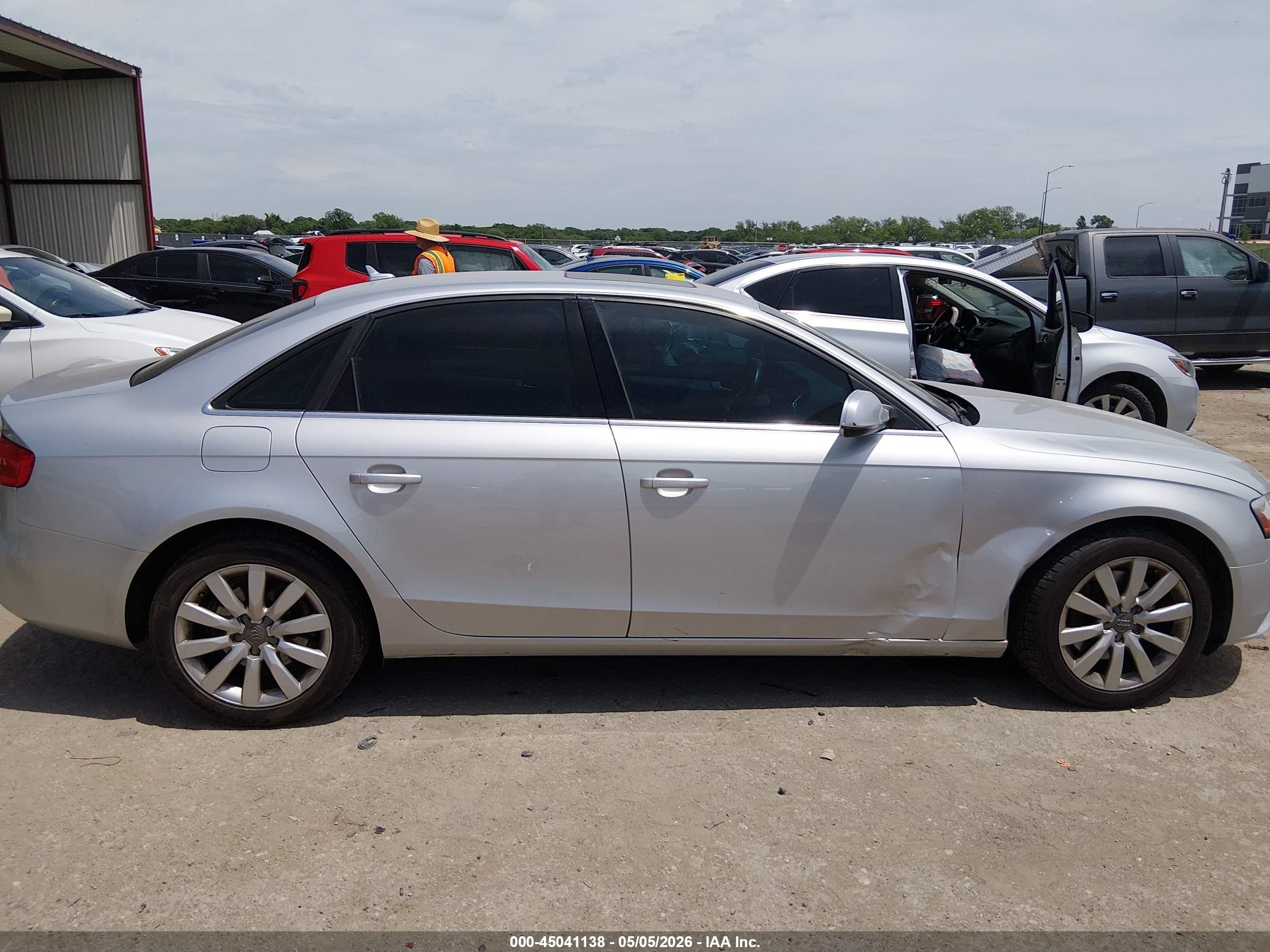 2013 Audi A4 2.0t Premium Silver vin: WAUAFAFLXDN010843
