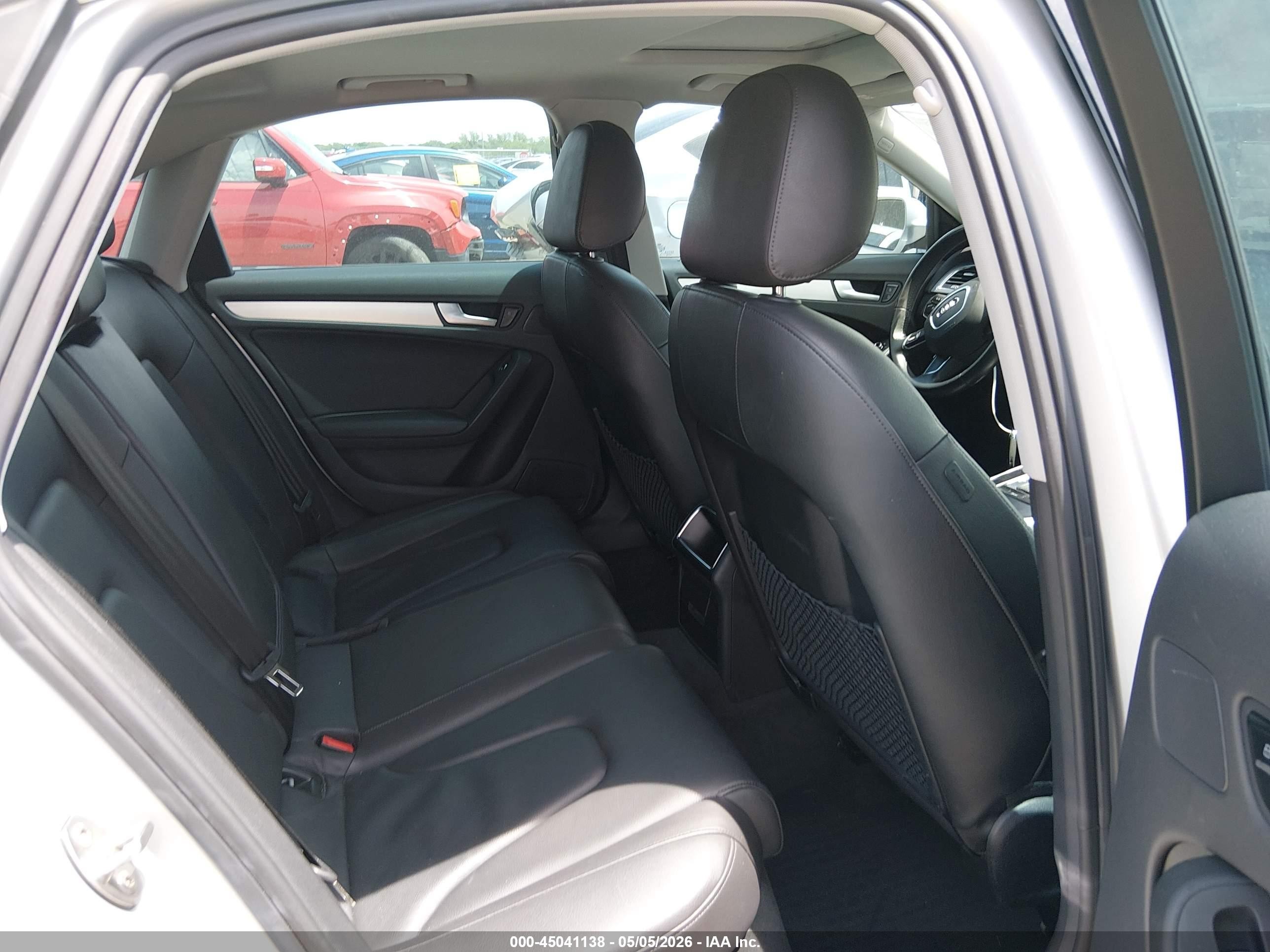 2013 Audi A4 2.0t Premium Silver vin: WAUAFAFLXDN010843