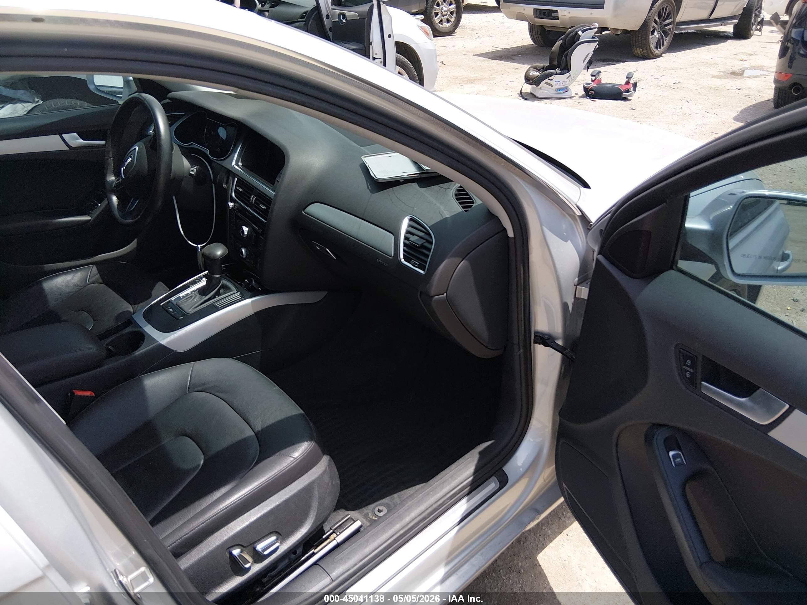 2013 Audi A4 2.0t Premium Silver vin: WAUAFAFLXDN010843