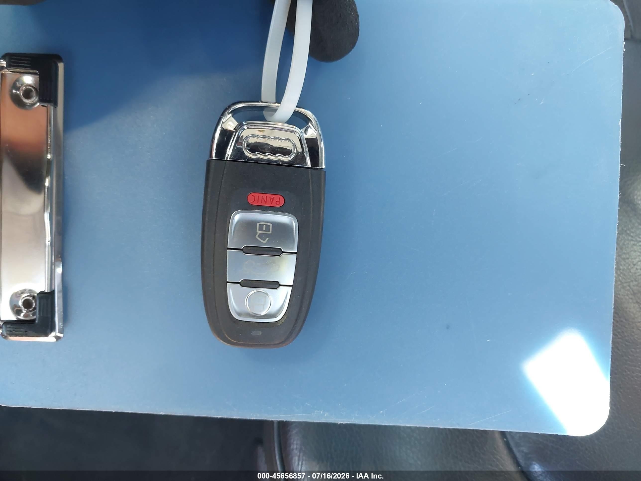2014 Audi A4 2.0t Premium Red vin: WAUAFAFLXEN008365