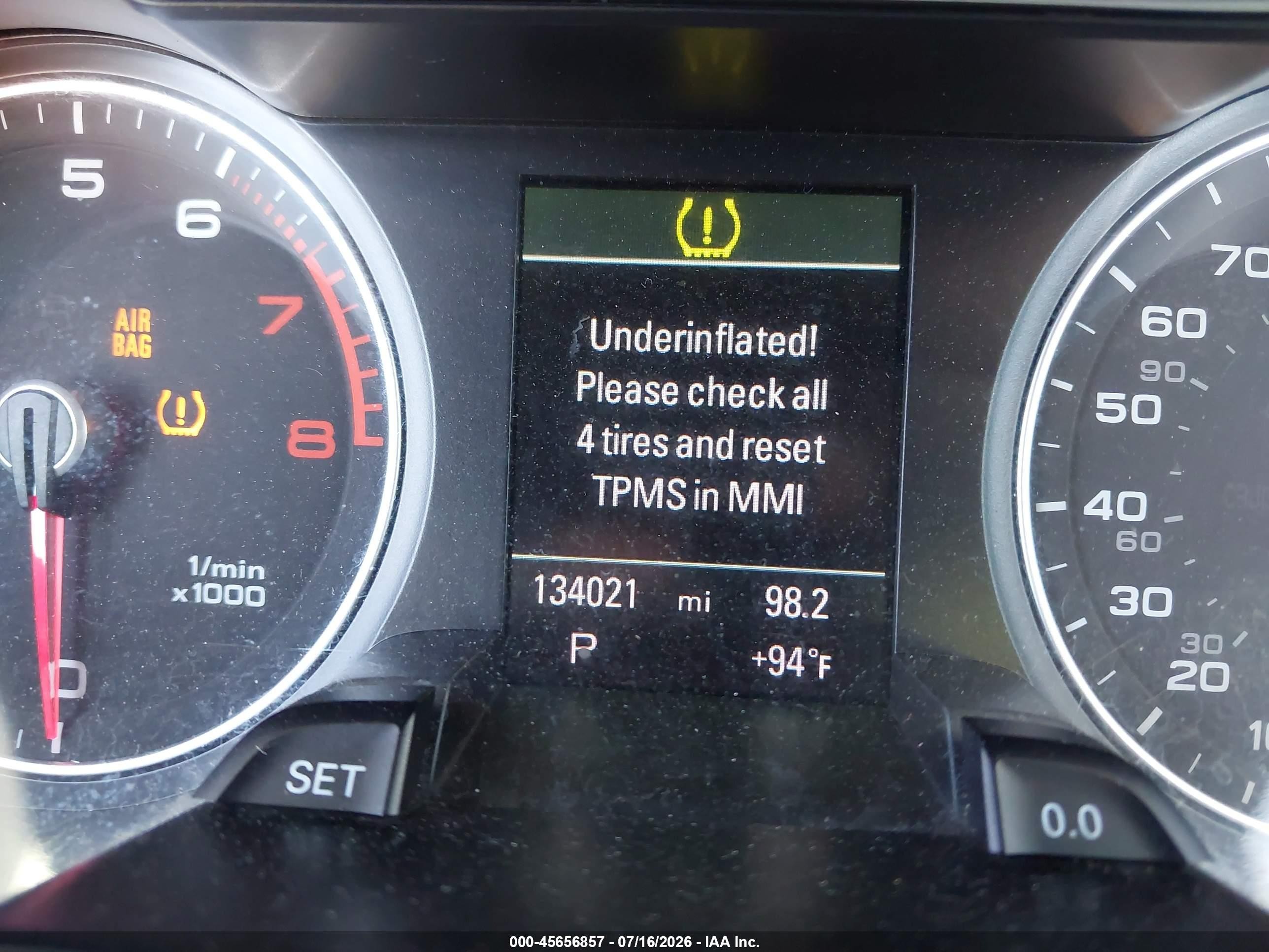 2014 Audi A4 2.0t Premium Red vin: WAUAFAFLXEN008365