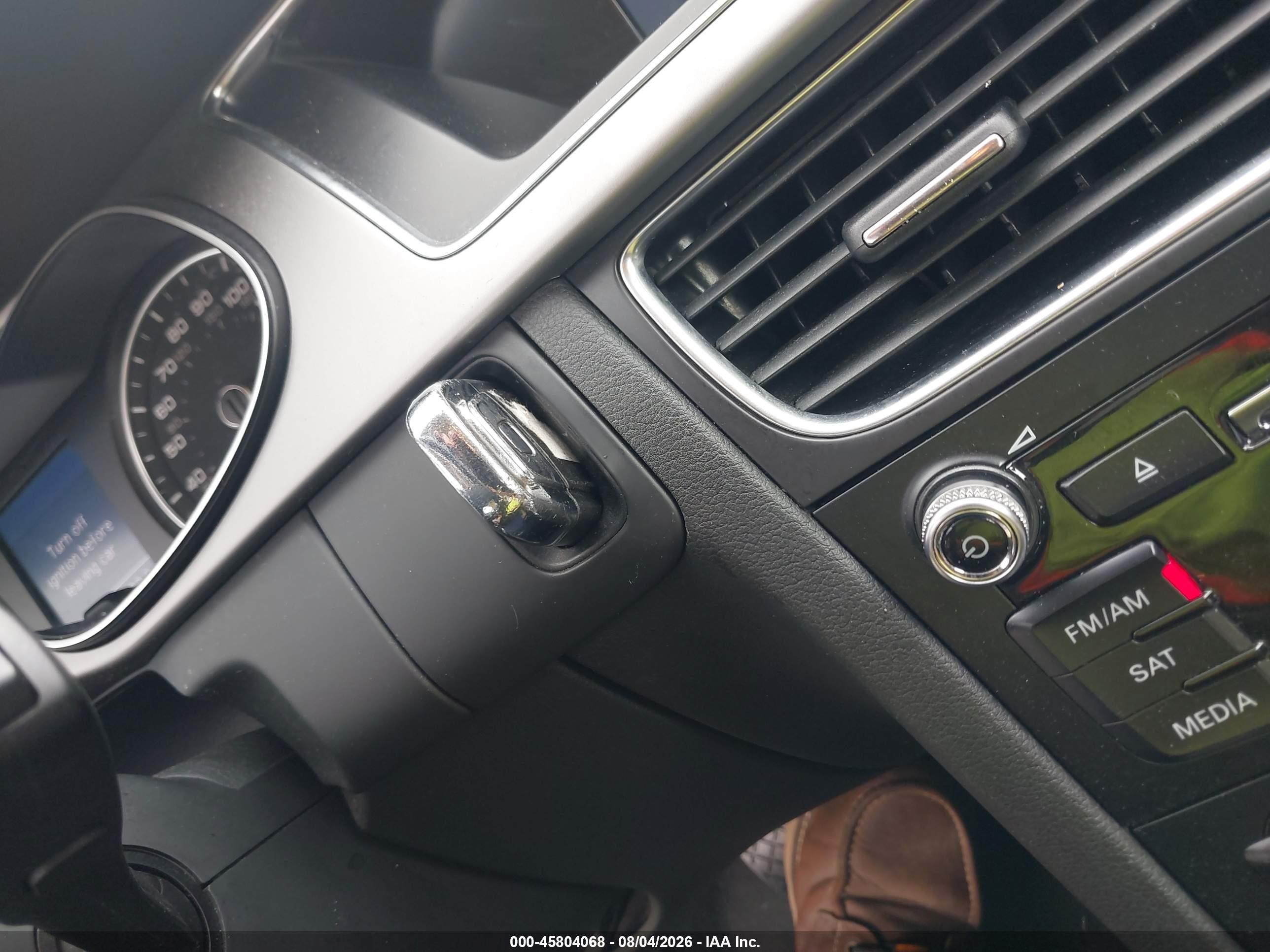 2014 Audi A4 2.0t Premium Black vin: WAUAFAFLXEN040474