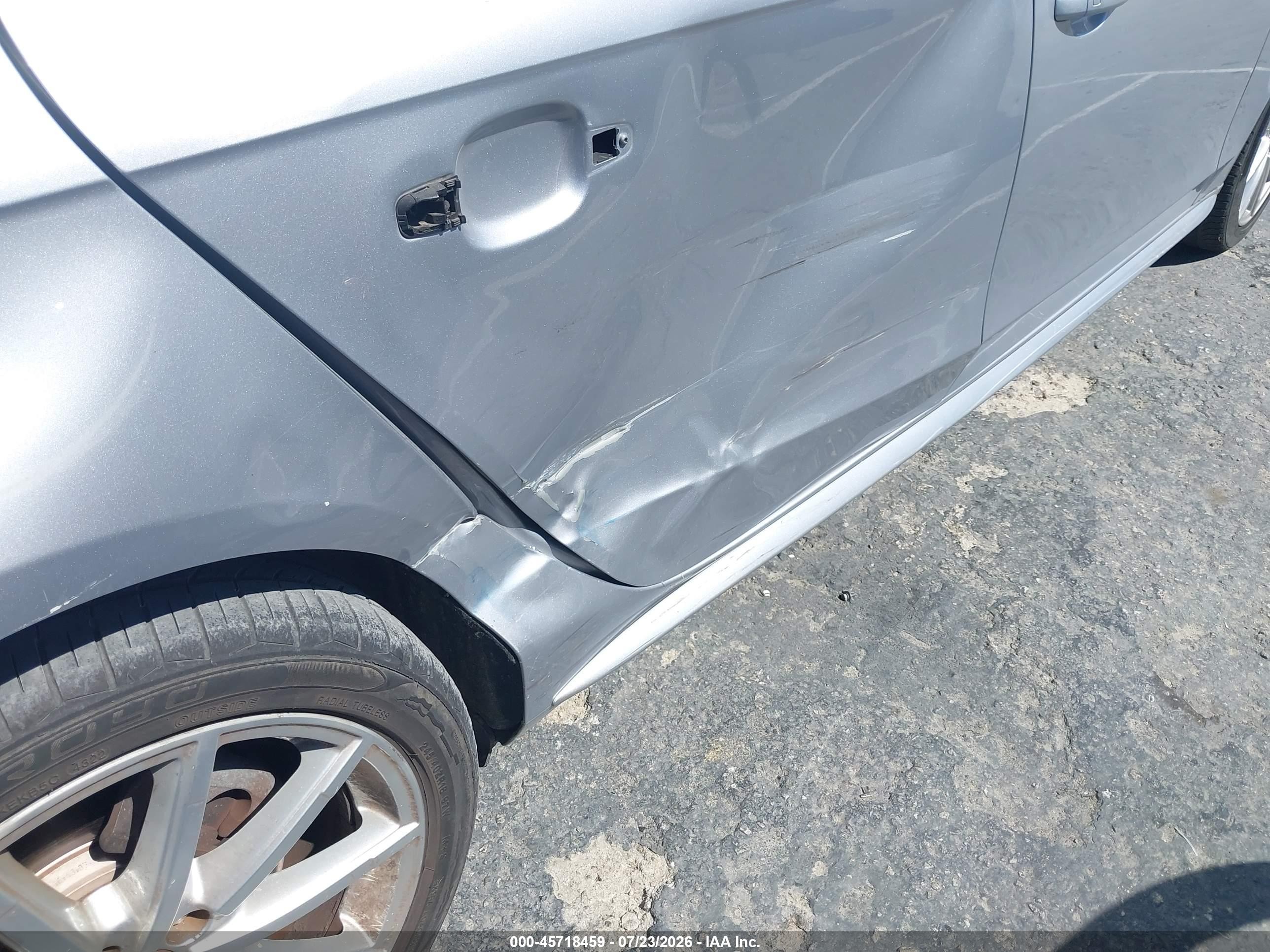 2015 Audi A4 2.0t Premium Silver vin: WAUAFAFLXFN018458