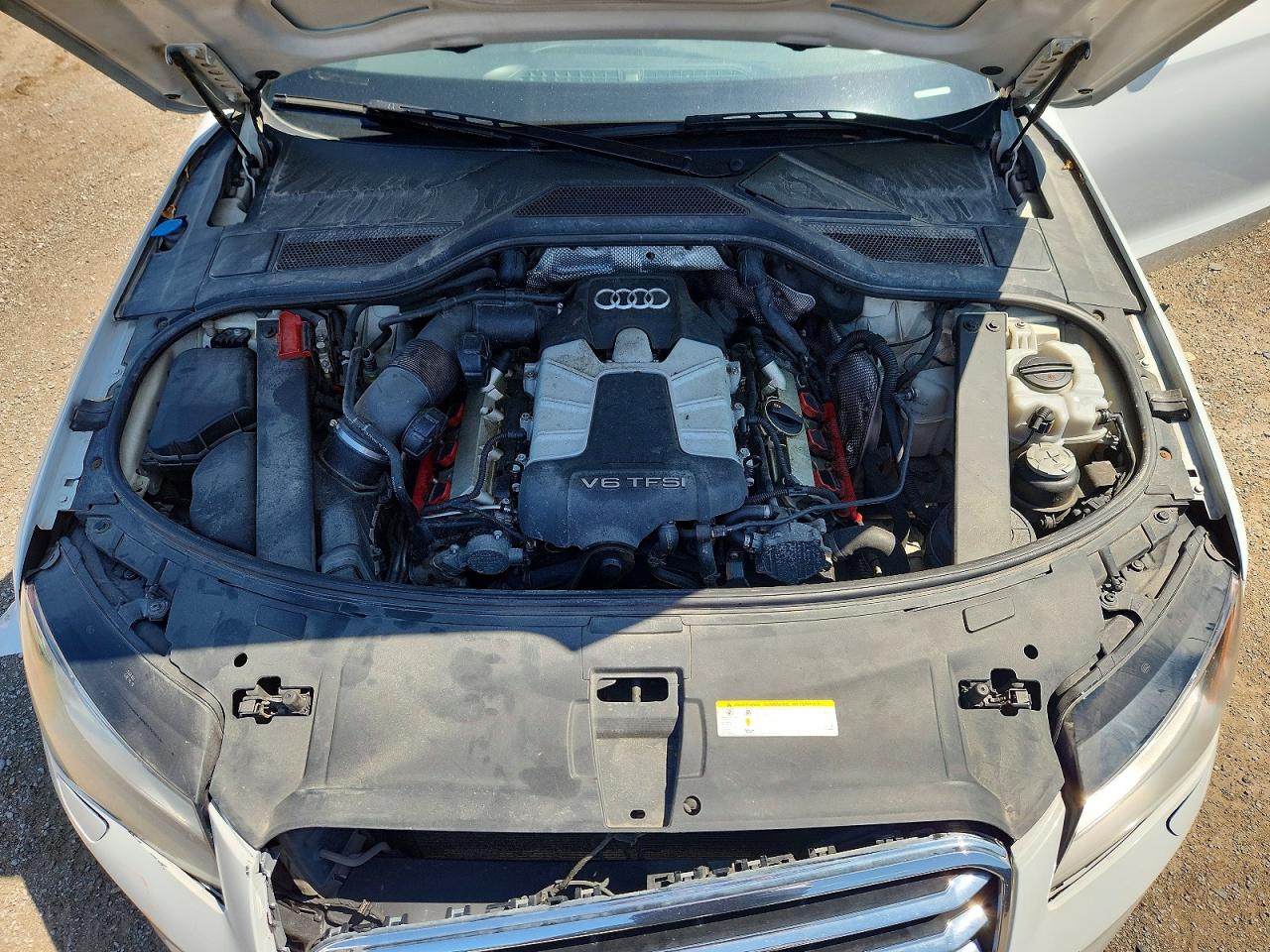 2013 Audi A8 Quattro White vin: WAUAGAFD1DN016911