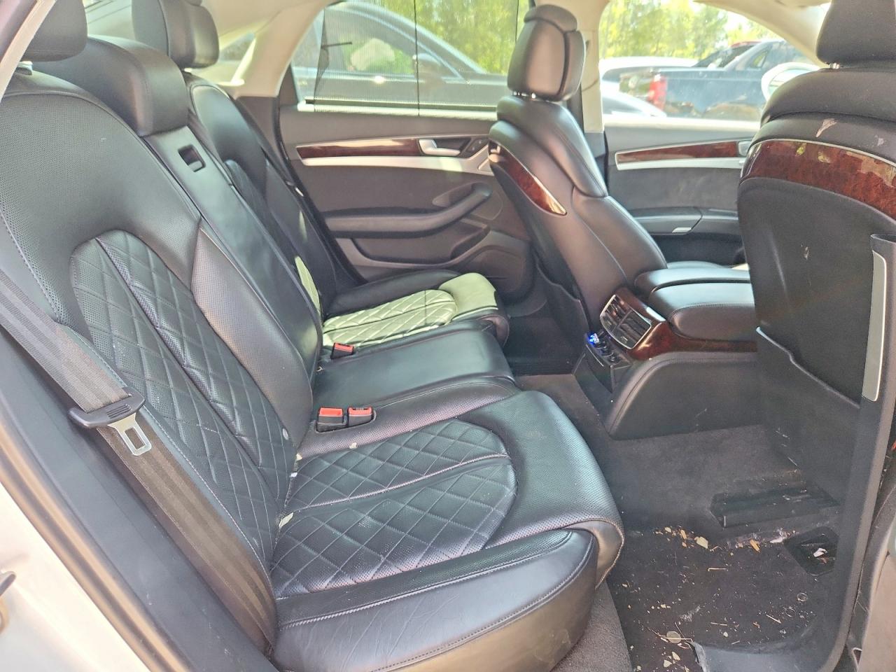 2013 Audi A8 Quattro White vin: WAUAGAFD1DN016911