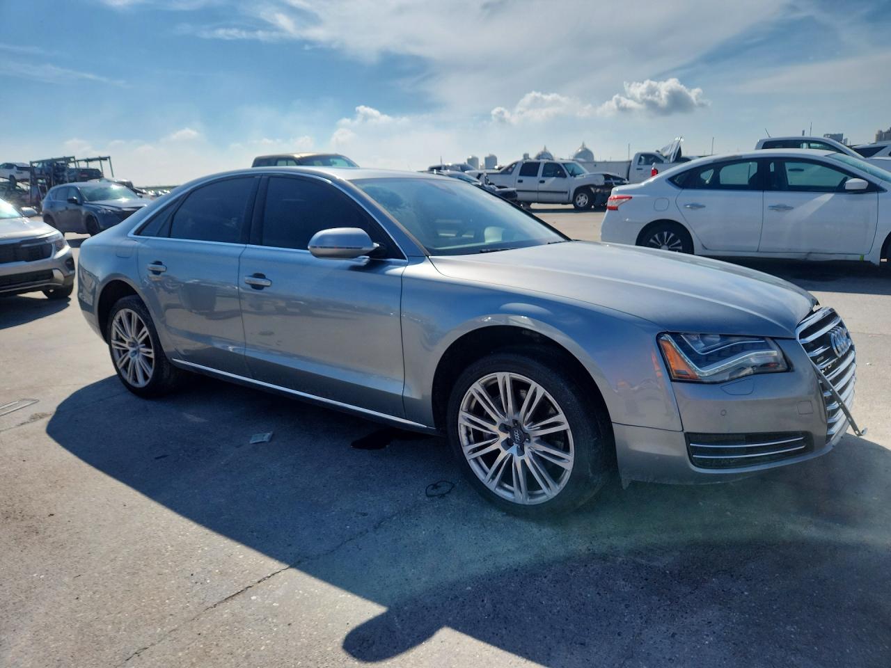 2013 Audi A8 Quattro Silver vin: WAUAGAFD7DN030439