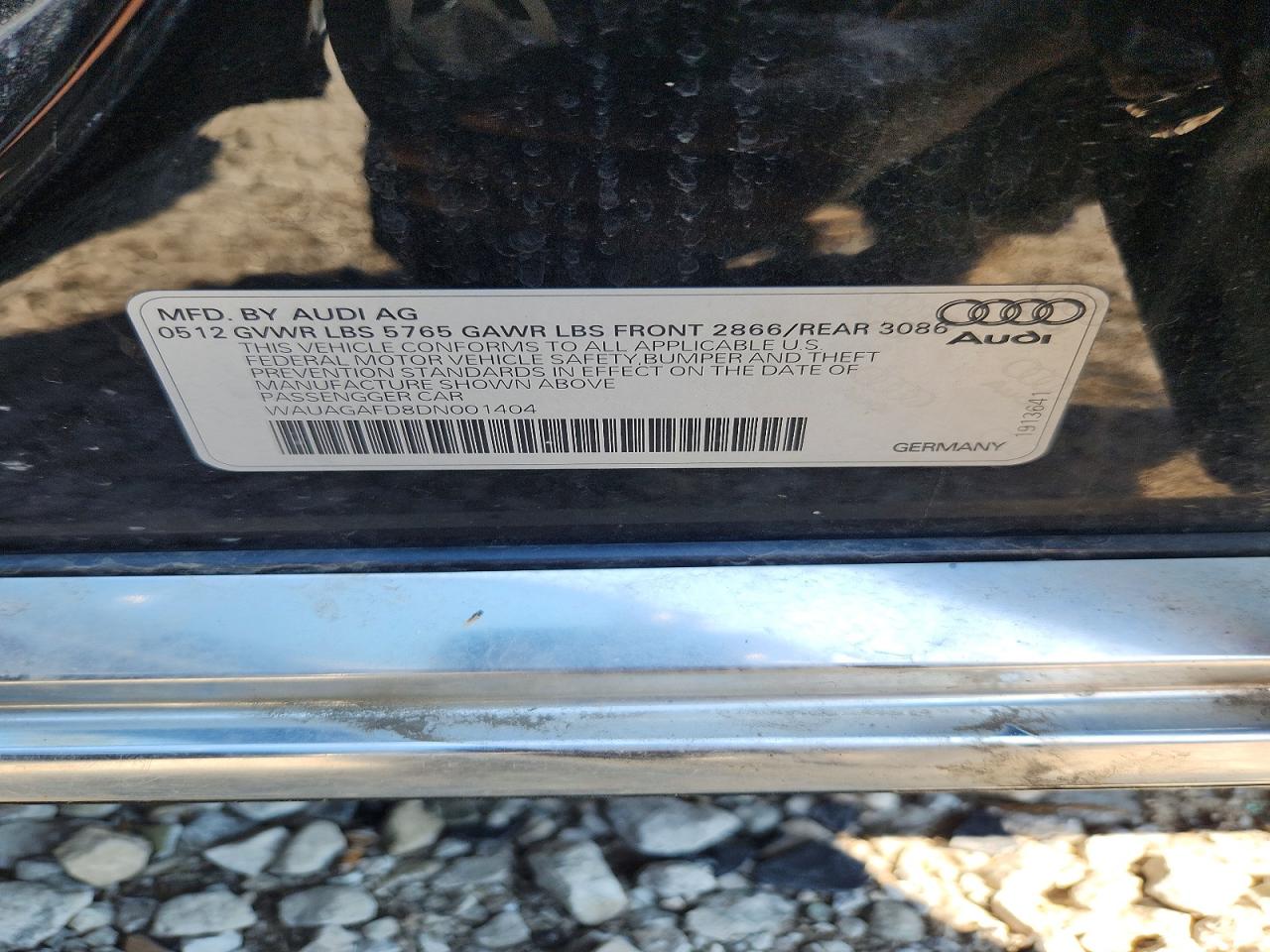 2013 Audi A8 Quattro Black vin: WAUAGAFD8DN001404