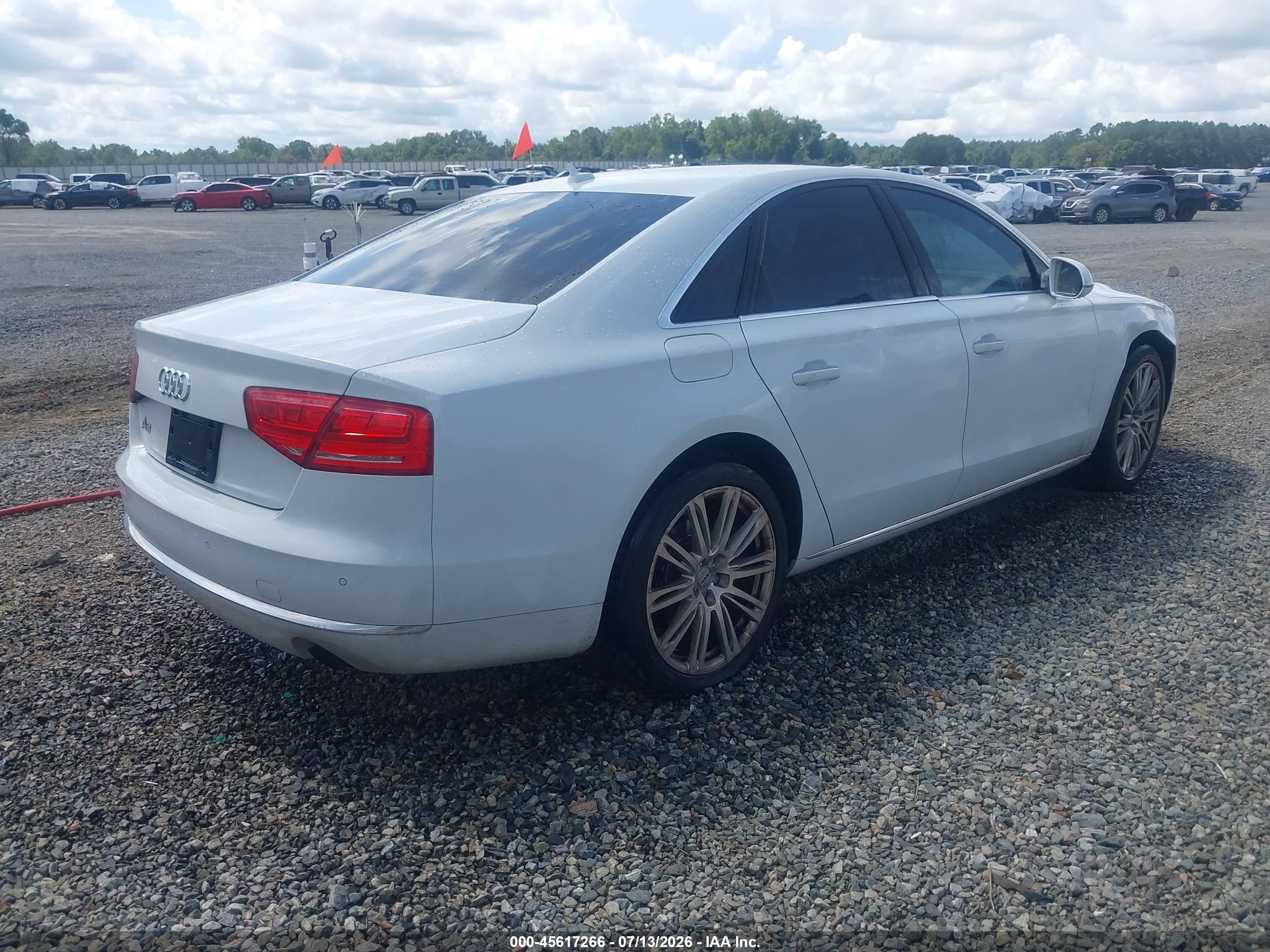 2013 Audi A8 3.0t White vin: WAUAGAFD8DN005551