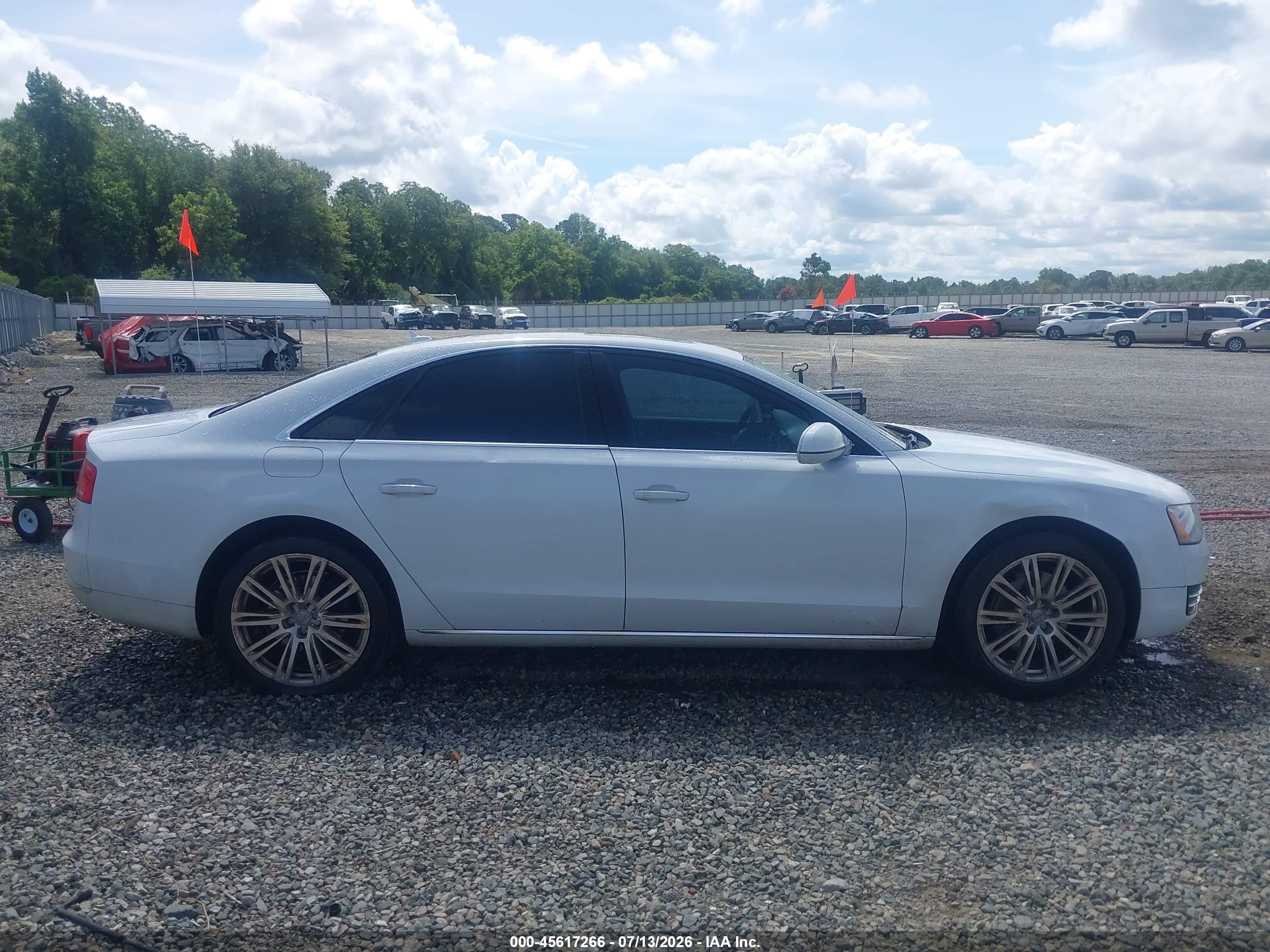 2013 Audi A8 3.0t White vin: WAUAGAFD8DN005551