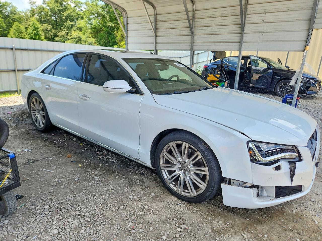2013 Audi A8 Quattro White vin: WAUAGAFD9DN017112