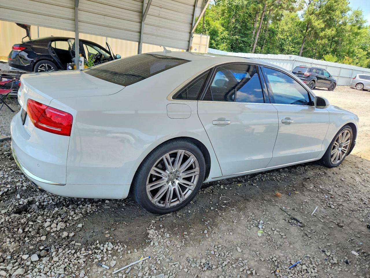 2013 Audi A8 Quattro White vin: WAUAGAFD9DN017112