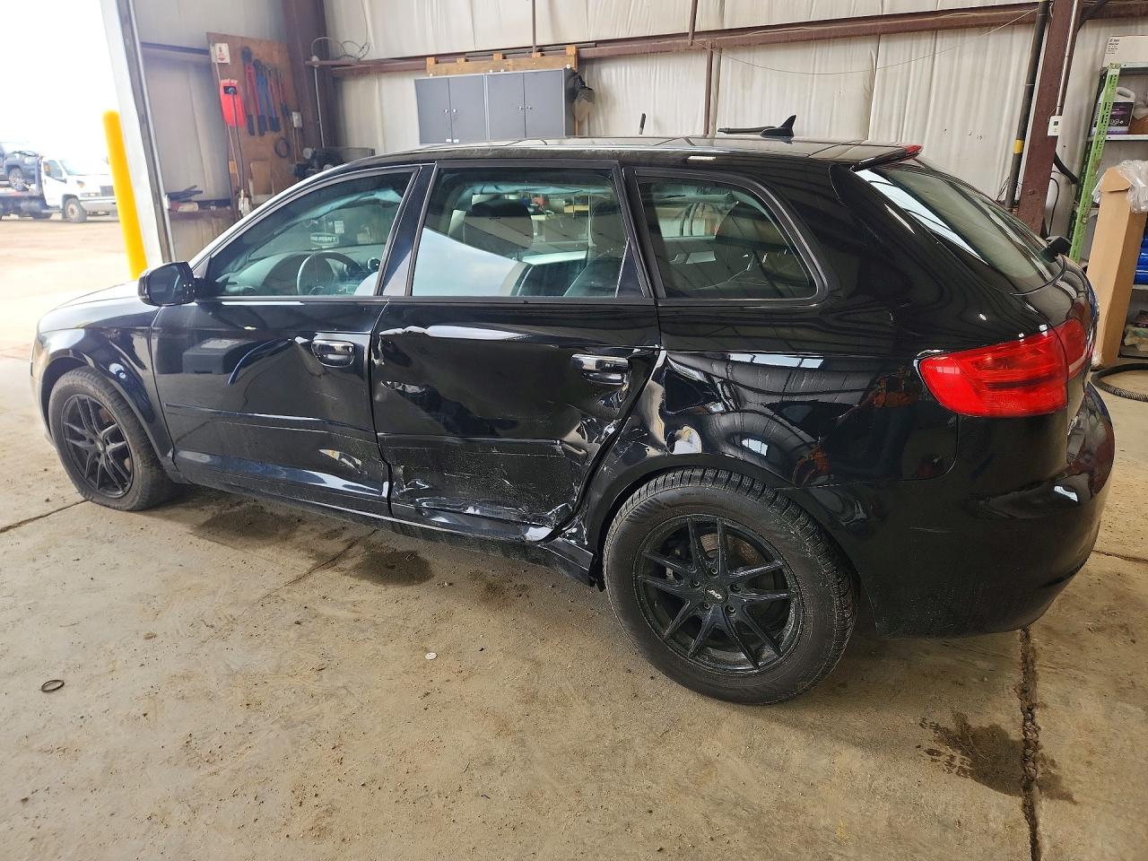 2013 Audi A3 Progressiv Black vin: WAUAJCFM7DA010177