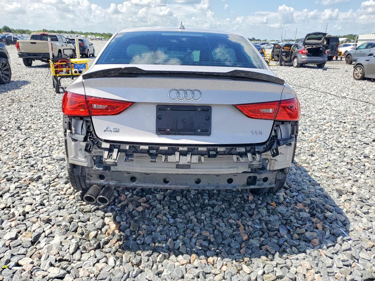 2015 Audi A3 Premium Silver vin: WAUAJGFFXF1078730