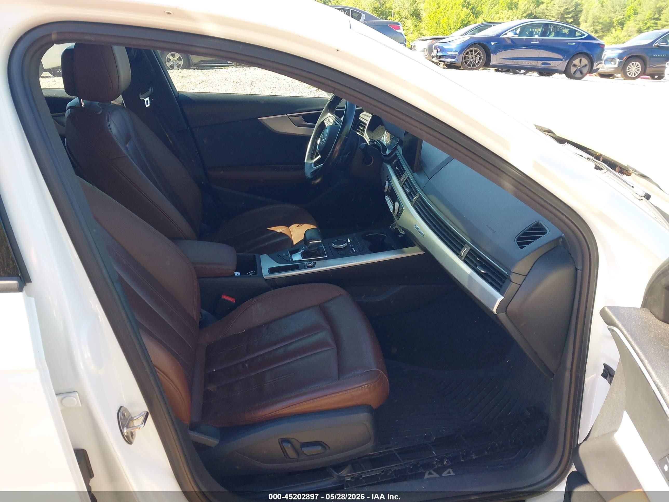 2017 Audi A4 2.0t Premium White vin: WAUANAF42HN023149