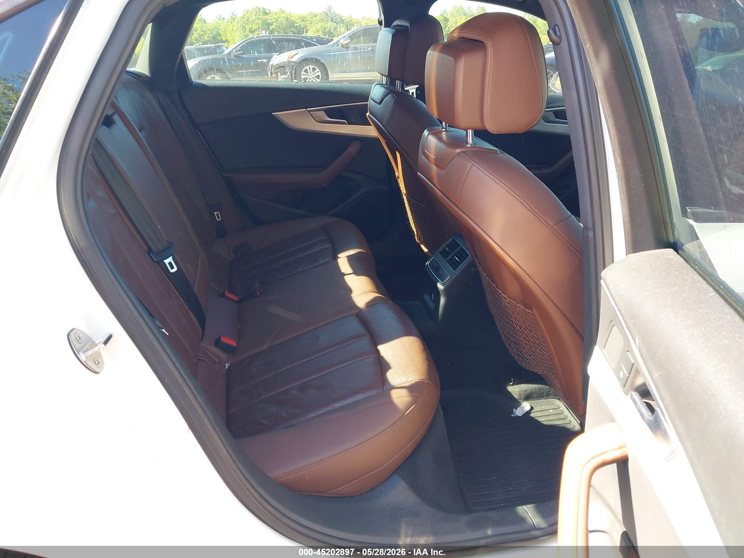 2017 Audi A4 2.0t Premium White vin: WAUANAF42HN023149