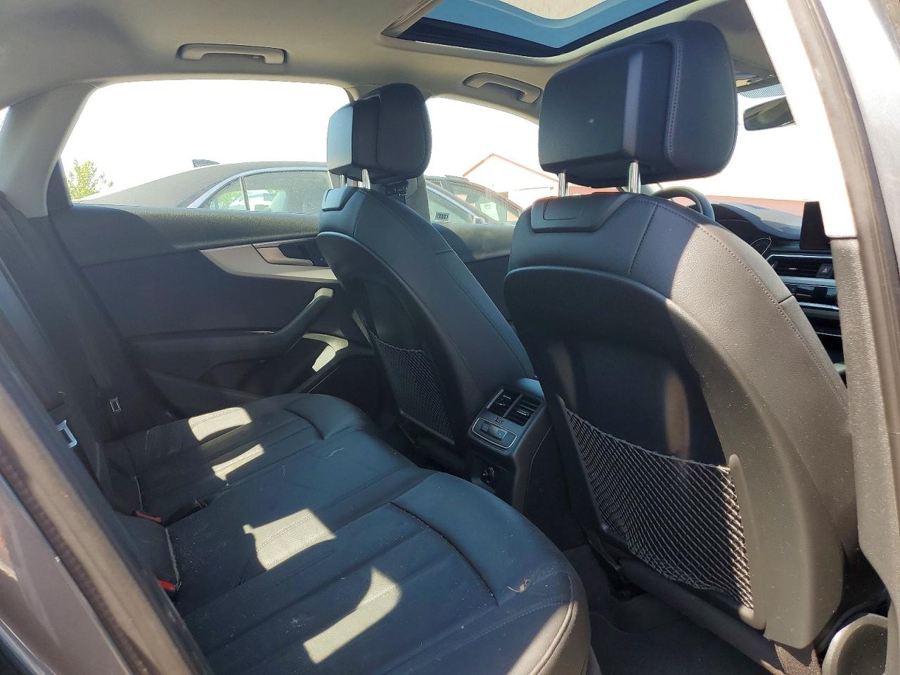 2019 Audi A4 Komfort Серый vin: WAUANAF45KA050778