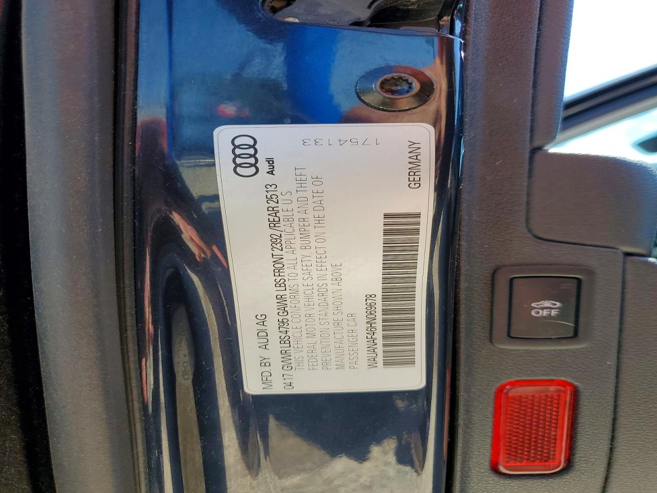 2017 Audi A4 Premium Угольный vin: WAUANAF46HN069678