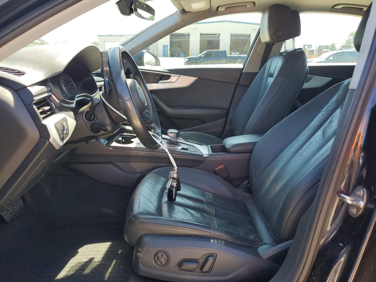 2017 Audi A4 Premium Угольный vin: WAUANAF46HN069678