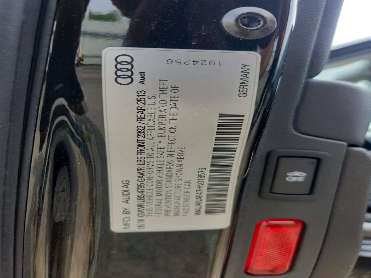 2017 Audi A4 Premium Черный vin: WAUANAF47HN018576