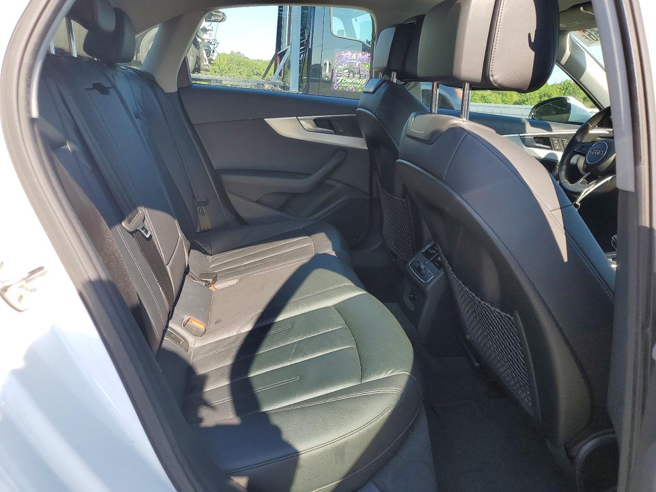 2017 Audi A4 Premium White vin: WAUANAF4XHN007720