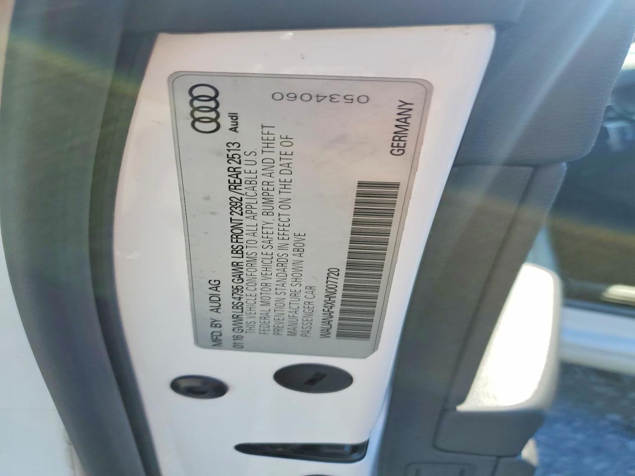 2017 Audi A4 Premium White vin: WAUANAF4XHN007720