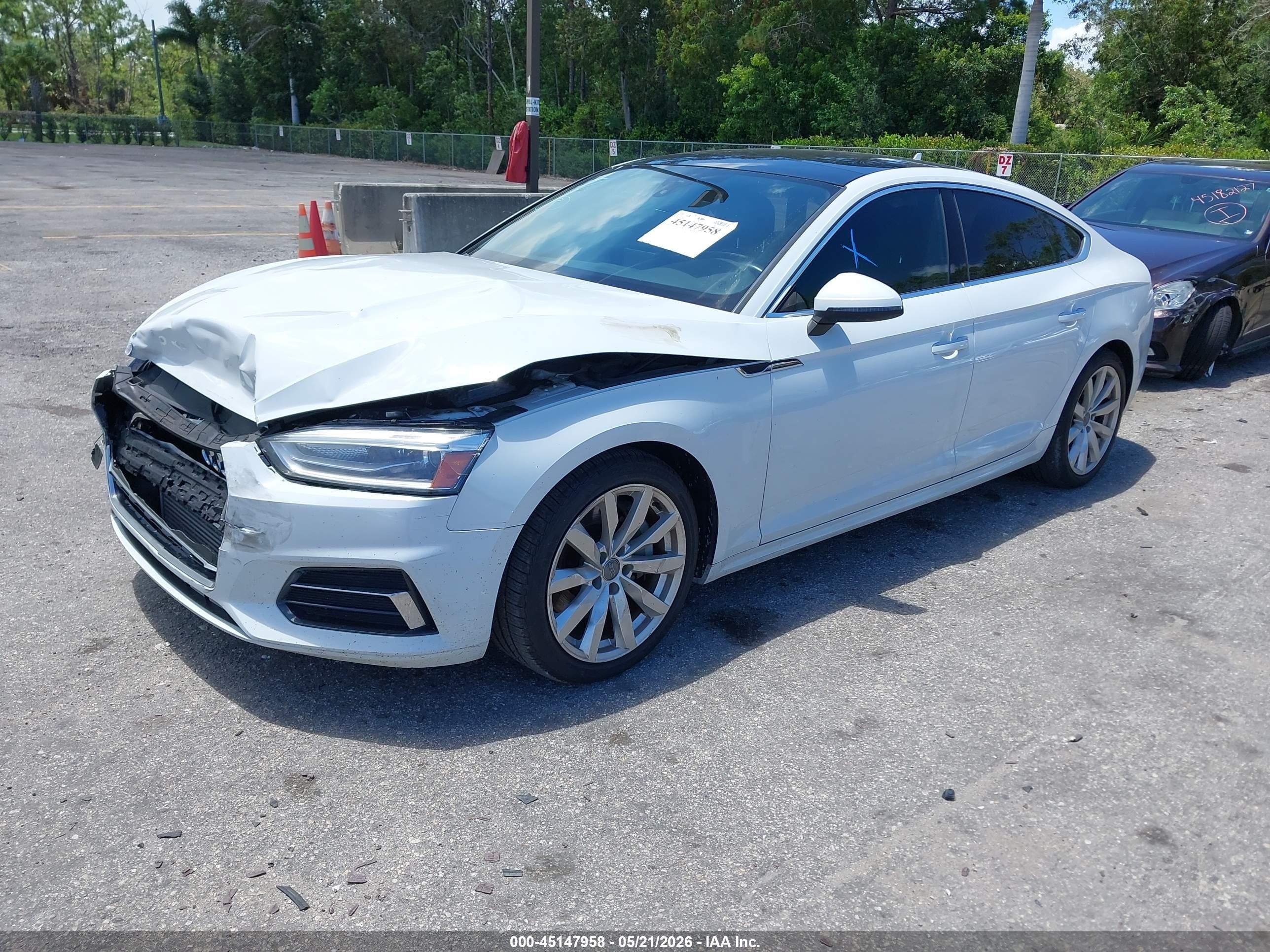 2018 Audi A5 2.0t Premium White vin: WAUANCF52JA009091