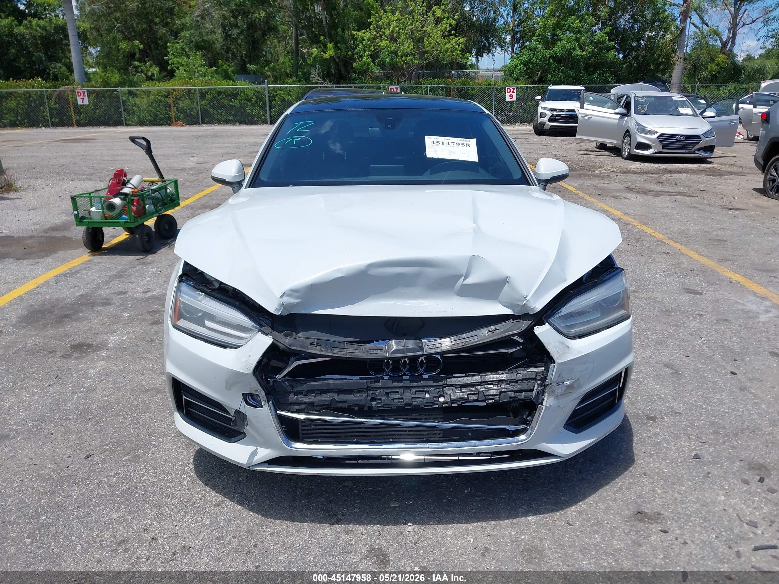 2018 Audi A5 2.0t Premium White vin: WAUANCF52JA009091