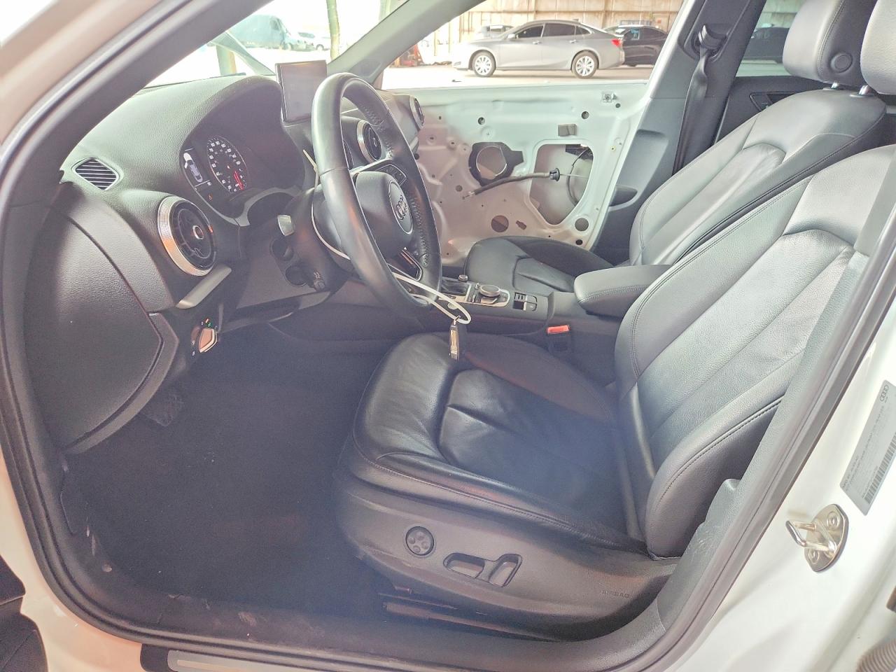 2018 Audi A3 Premium White vin: WAUAUGFF3J1028784