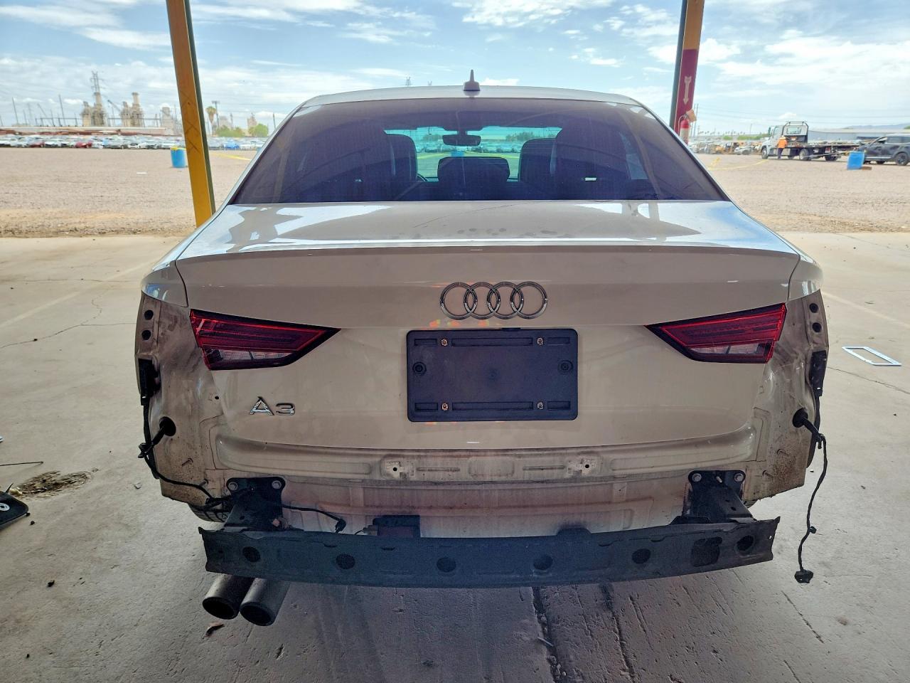 2018 Audi A3 Premium White vin: WAUAUGFF3J1028784