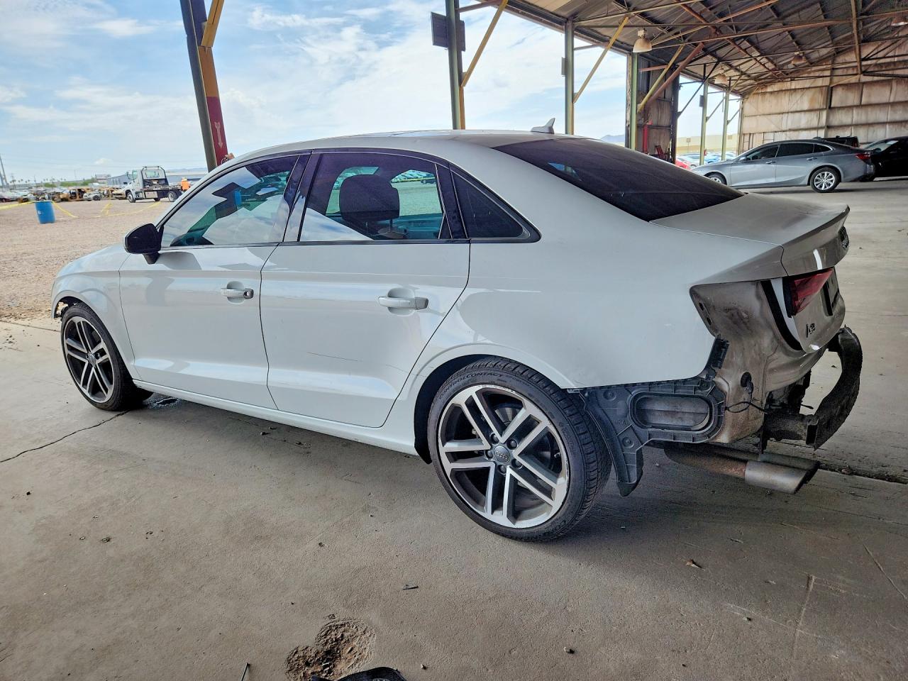 2018 Audi A3 Premium White vin: WAUAUGFF3J1028784