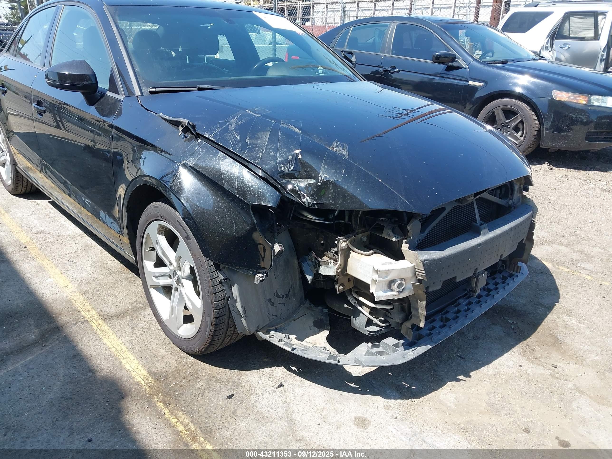 2018 Audi A3 2.0t Premium/2.0t Tech Premium Черный vin: WAUAUGFF7J1072304
