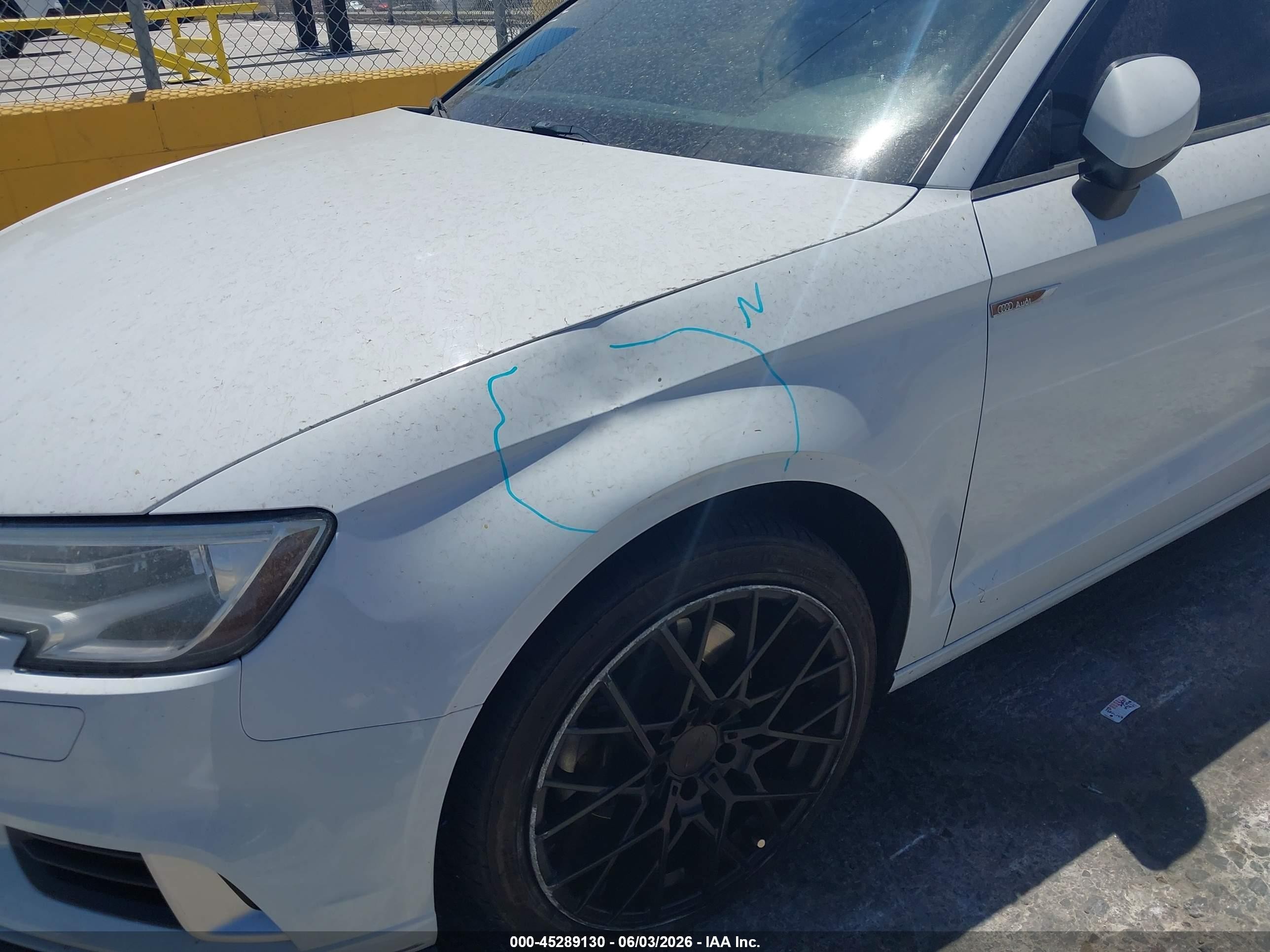 2018 Audi A3 2.0t Premium/2.0t Tech Premium White vin: WAUAUGFF8J1008837