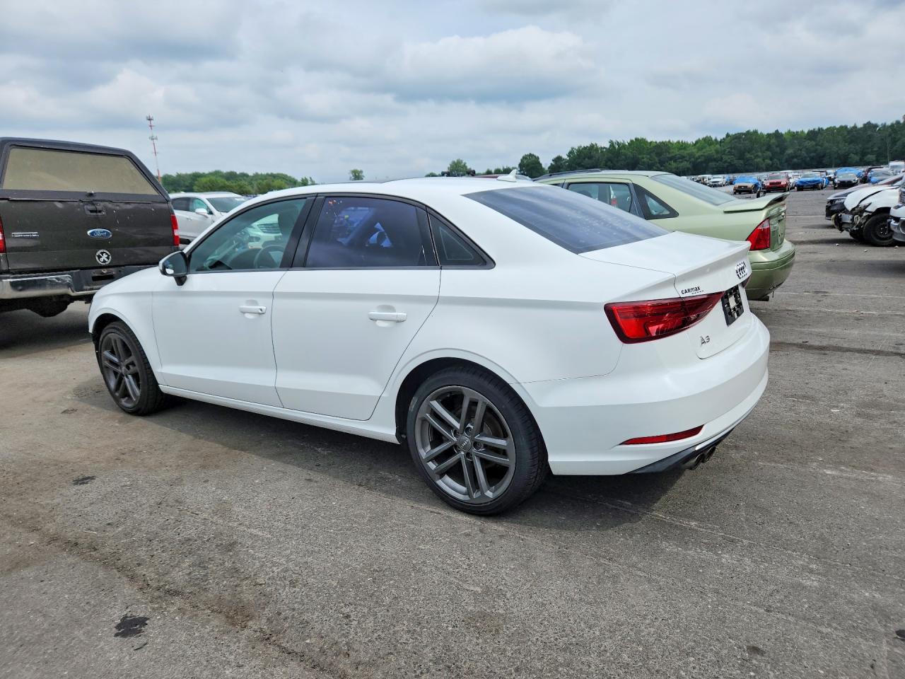 2017 Audi A3 Premium White vin: WAUAUGFFXH1028324