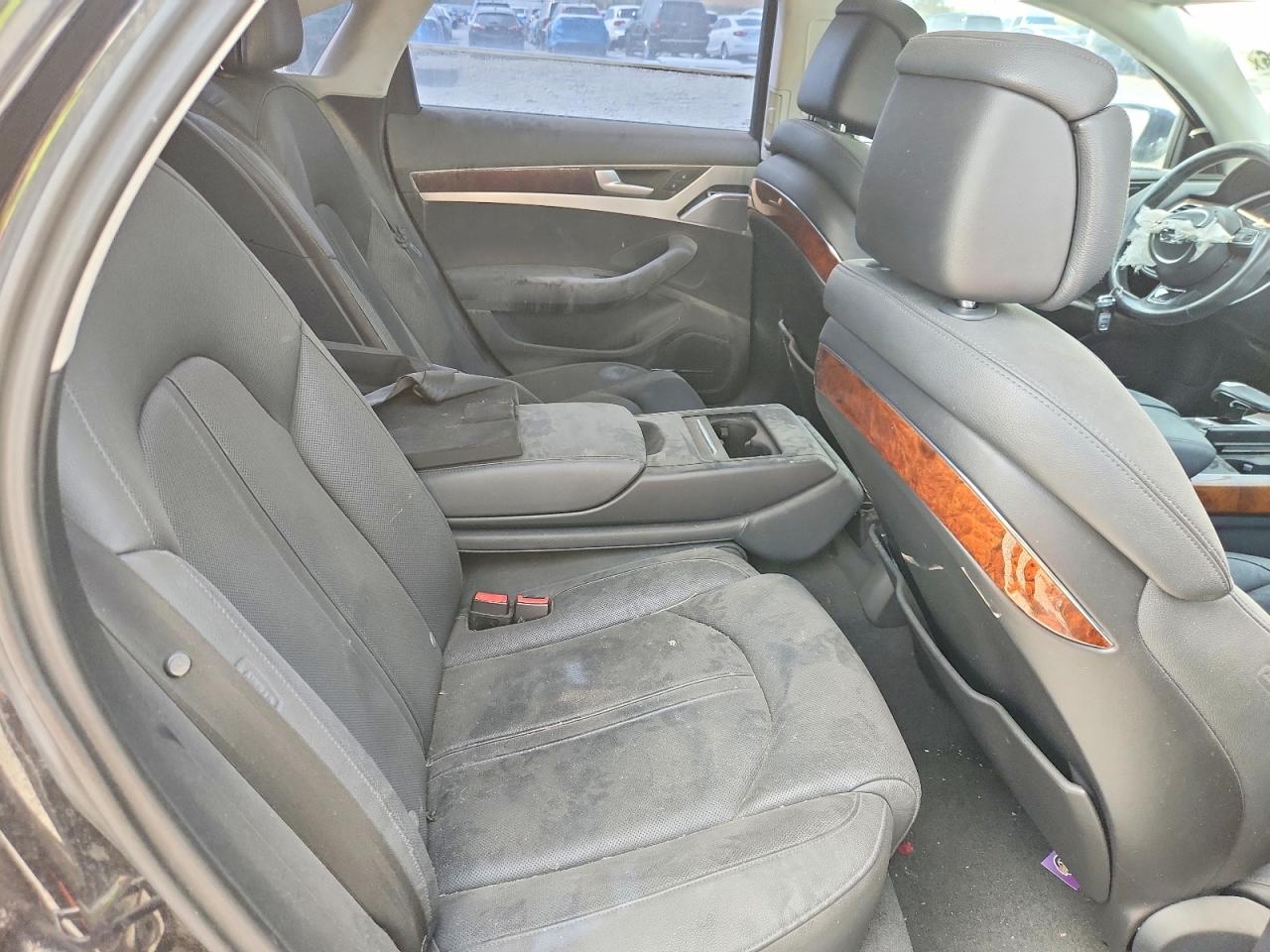 2012 Audi A8 Quattro Черный vin: WAUAVAFD4CN009732