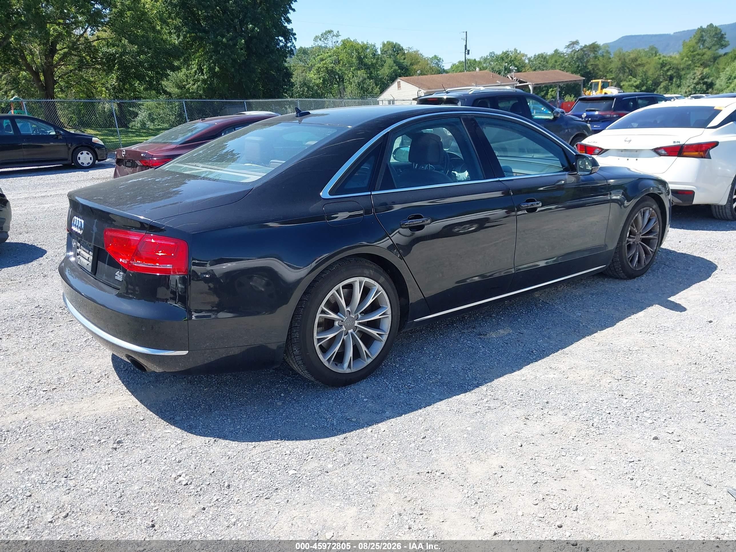 2011 Audi A8 4.2 (tiptronic) Черный vin: WAUAVAFD5BN021421