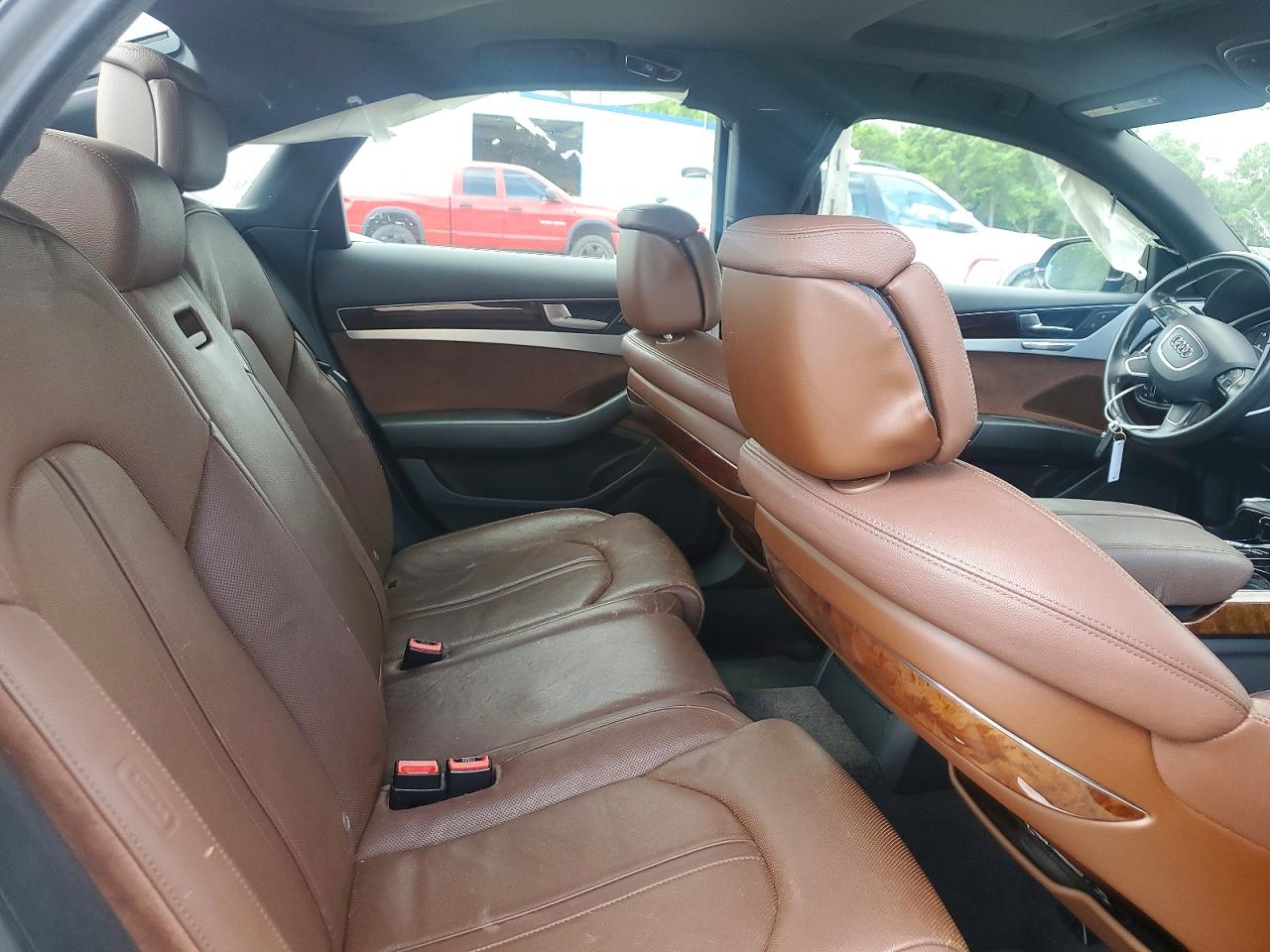 2011 Audi A8 Quattro Black vin: WAUAVAFD5BN023010