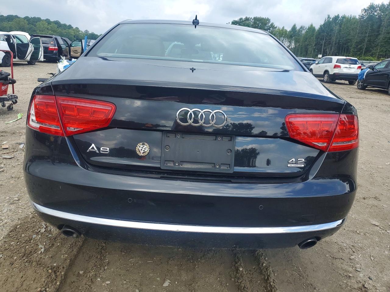 2011 Audi A8 Quattro Black vin: WAUAVAFD5BN023010