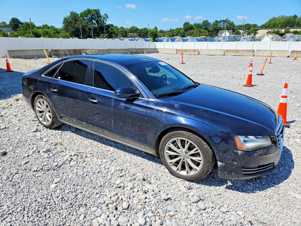 2011 Audi A8 Quattro Blue vin: WAUAVAFD8BN007142