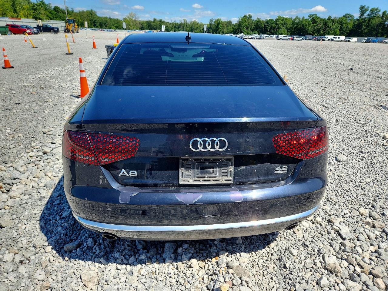2011 Audi A8 Quattro Blue vin: WAUAVAFD8BN007142