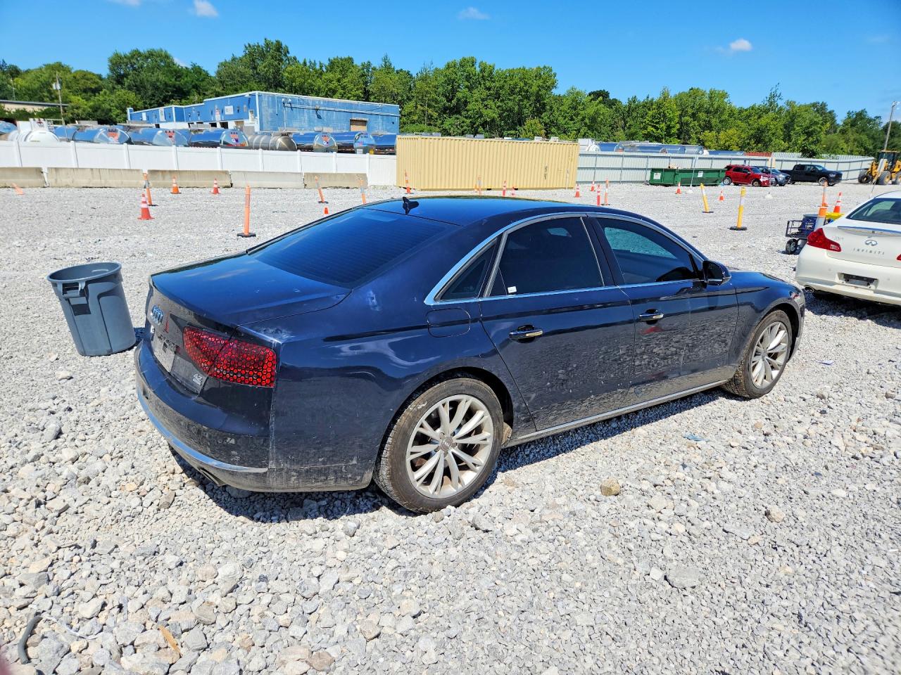 2011 Audi A8 Quattro Blue vin: WAUAVAFD8BN007142