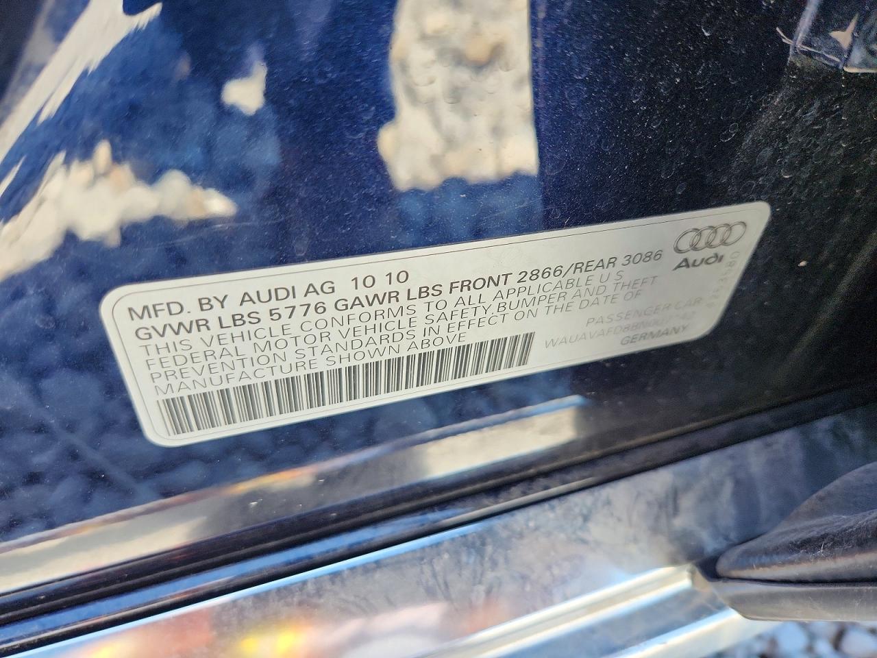 2011 Audi A8 Quattro Blue vin: WAUAVAFD8BN007142