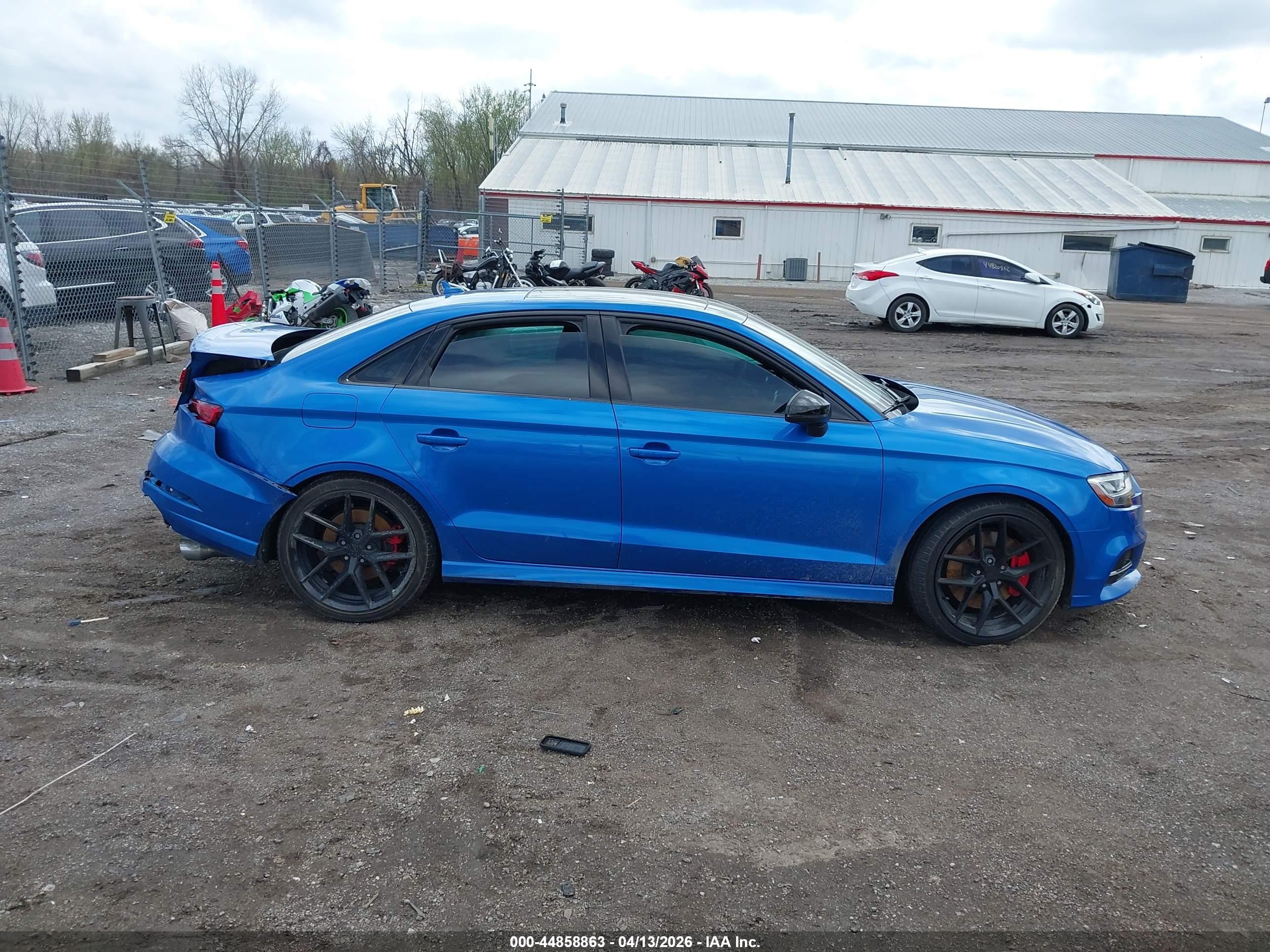 2018 Audi S3 2.0t Premium Plus/2.0t Tech Premium Plus Blue vin: WAUB1GFF9J1026471
