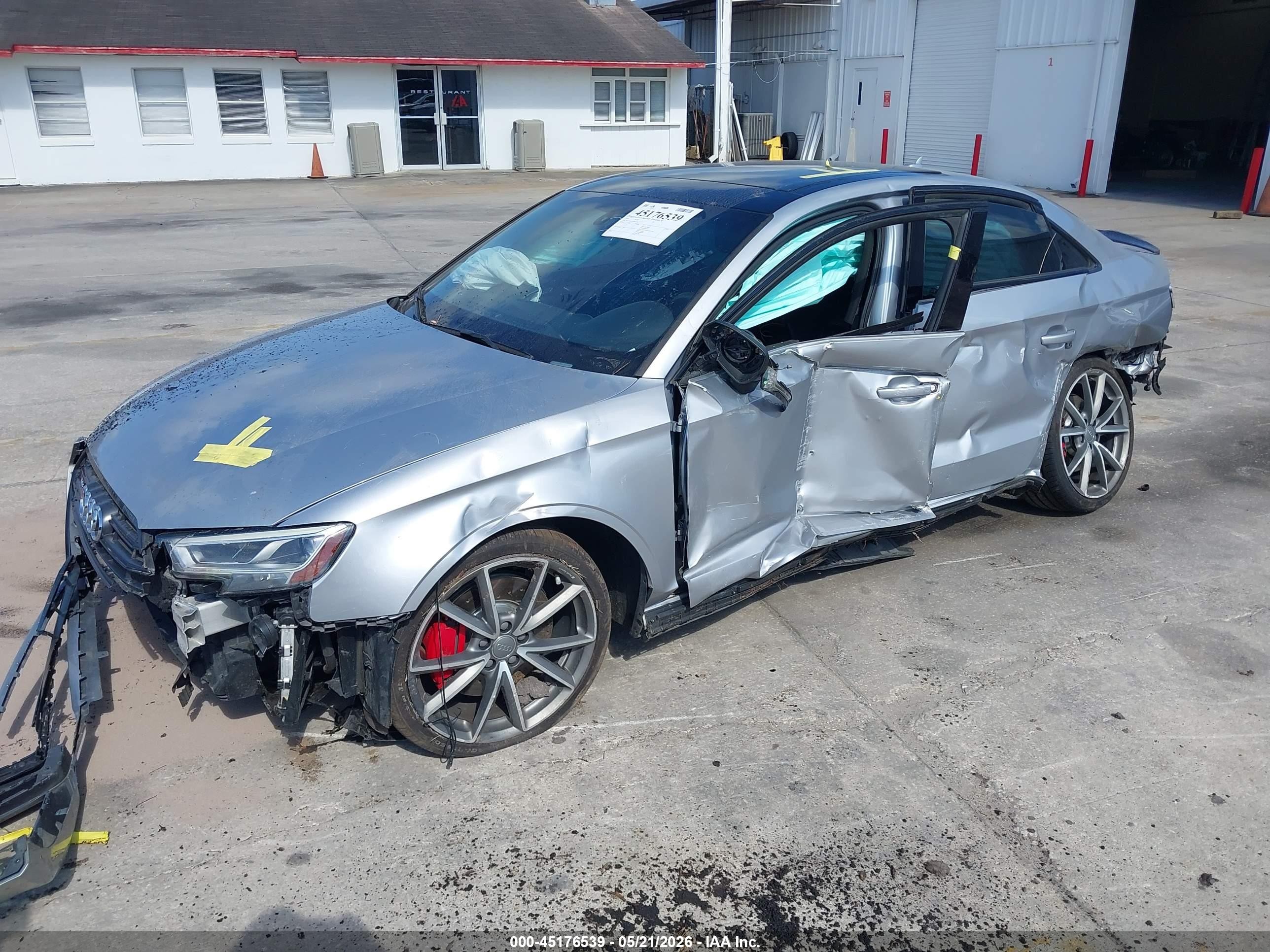 2018 Audi S3 2.0t Premium Plus/2.0t Tech Premium Plus Серебряный vin: WAUB1GFFXJ1043196