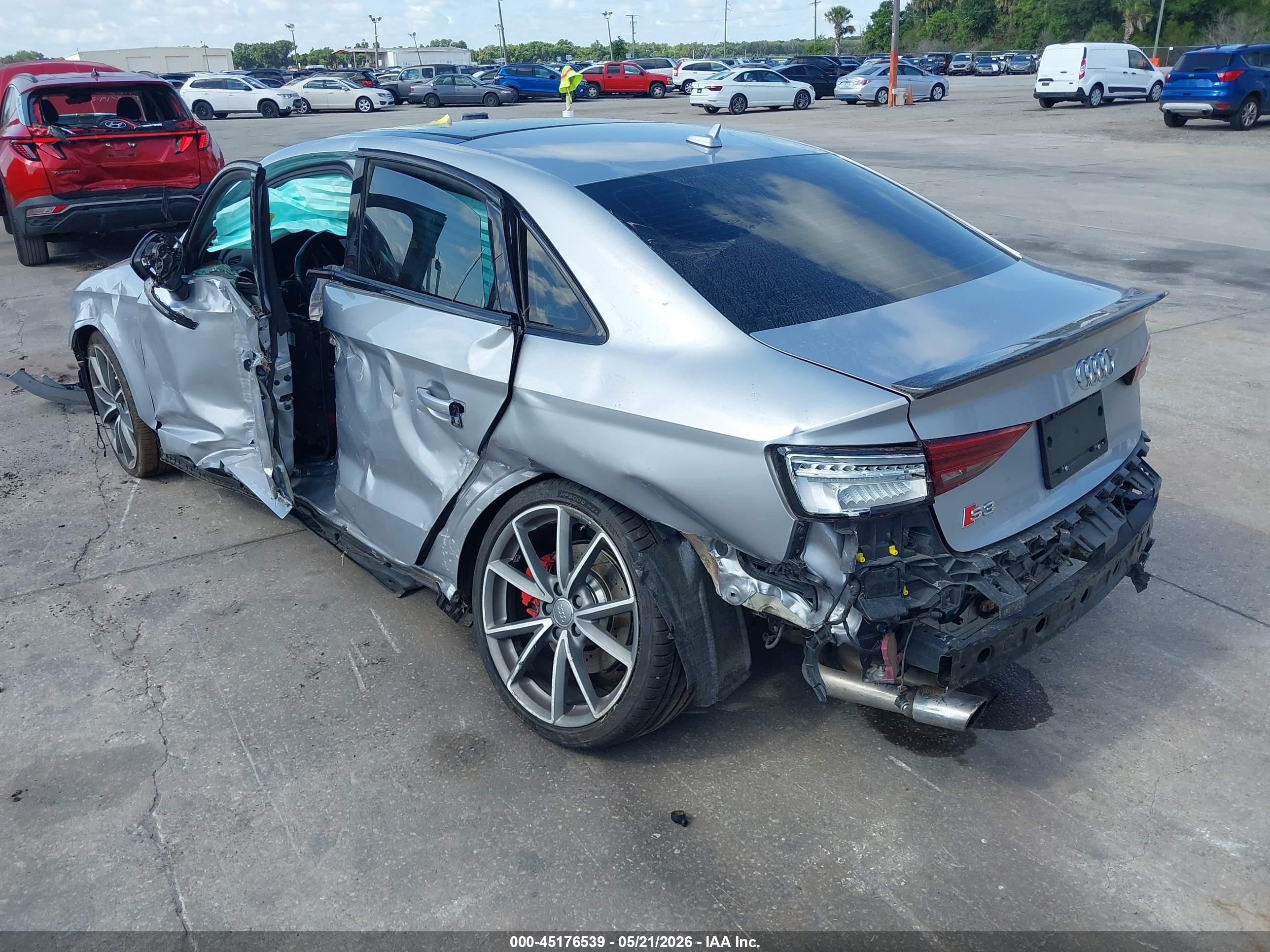 2018 Audi S3 2.0t Premium Plus/2.0t Tech Premium Plus Серебряный vin: WAUB1GFFXJ1043196