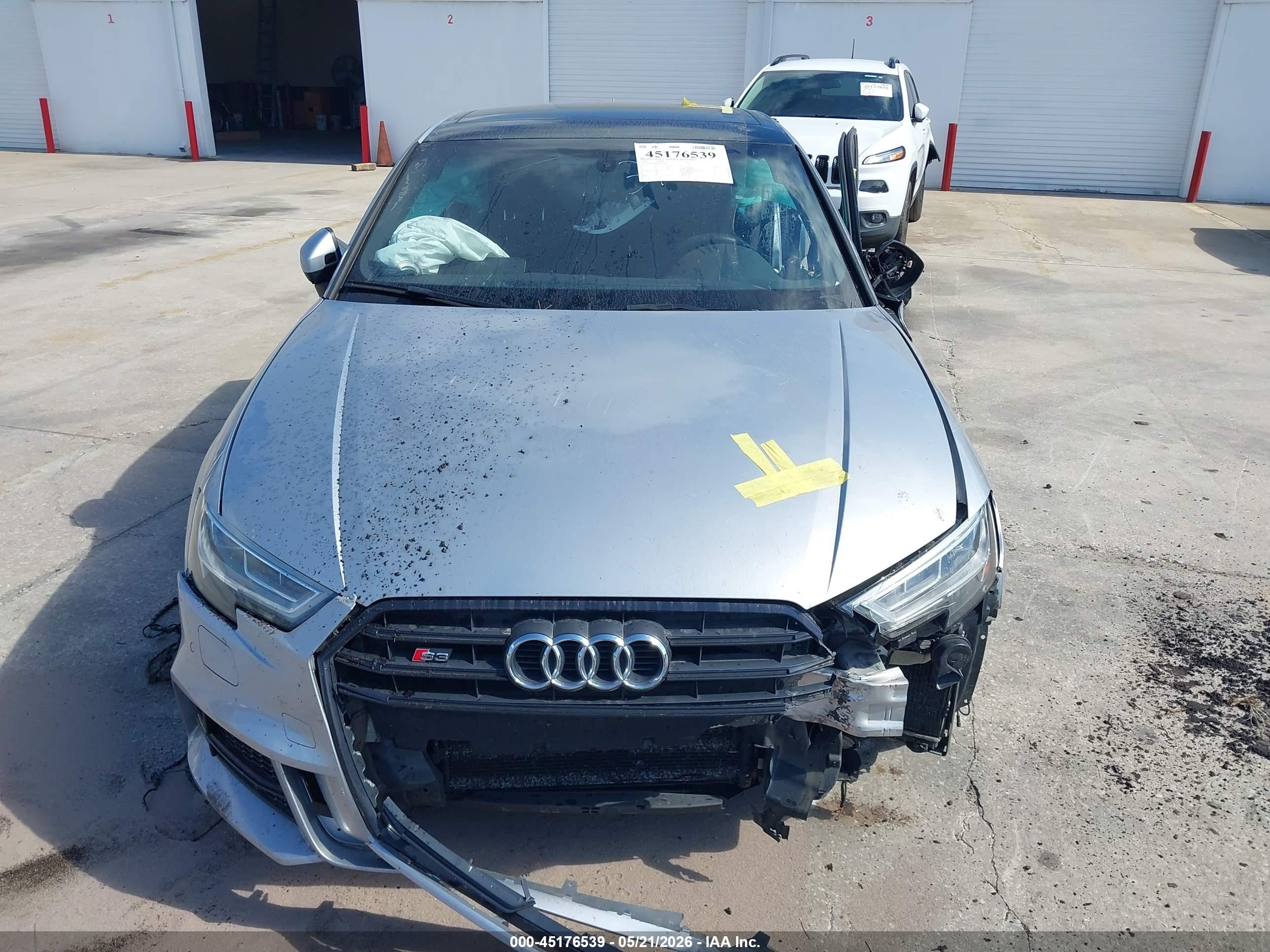 2018 Audi S3 2.0t Premium Plus/2.0t Tech Premium Plus Серебряный vin: WAUB1GFFXJ1043196